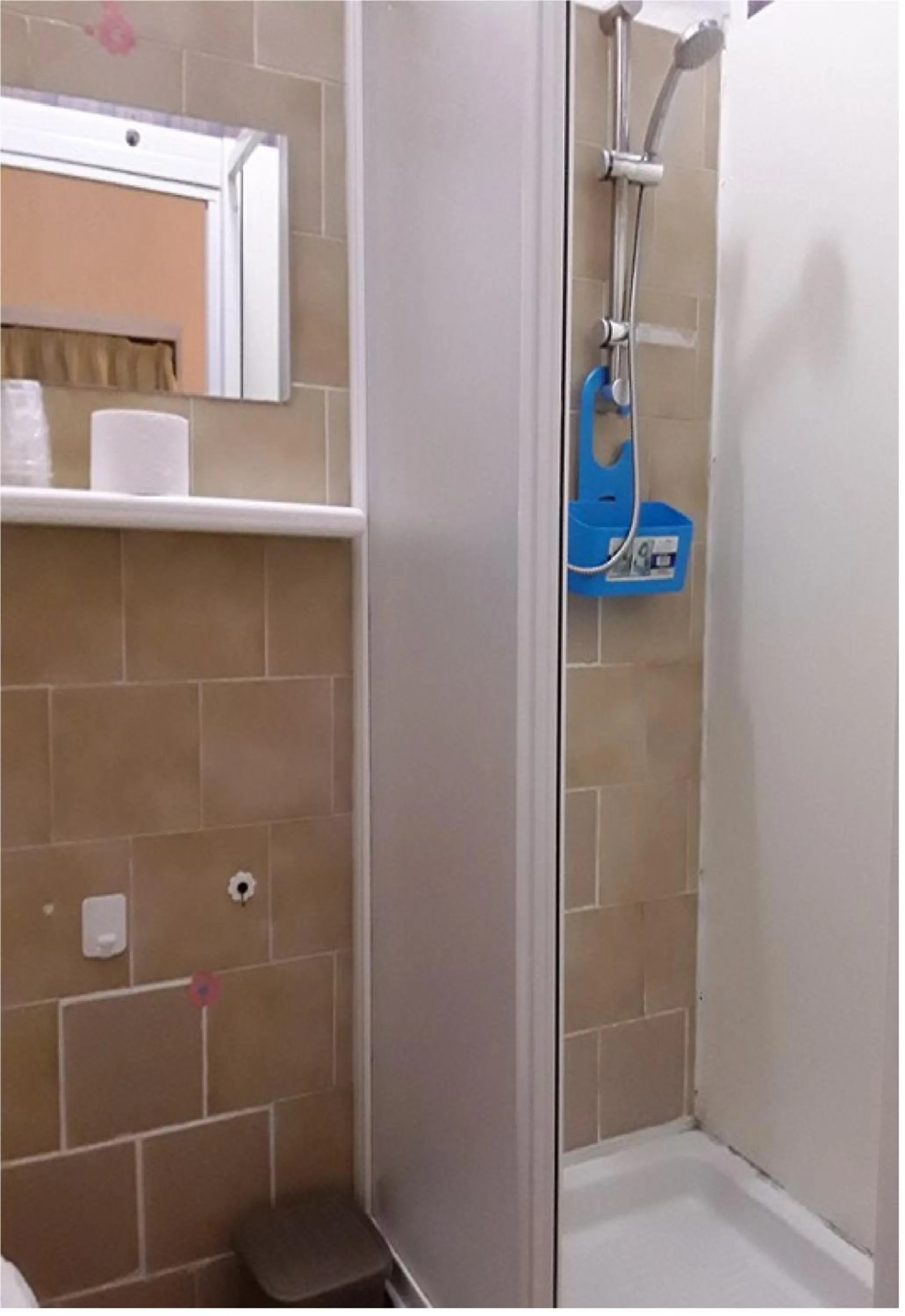 Shower in HOTEL MAIDA