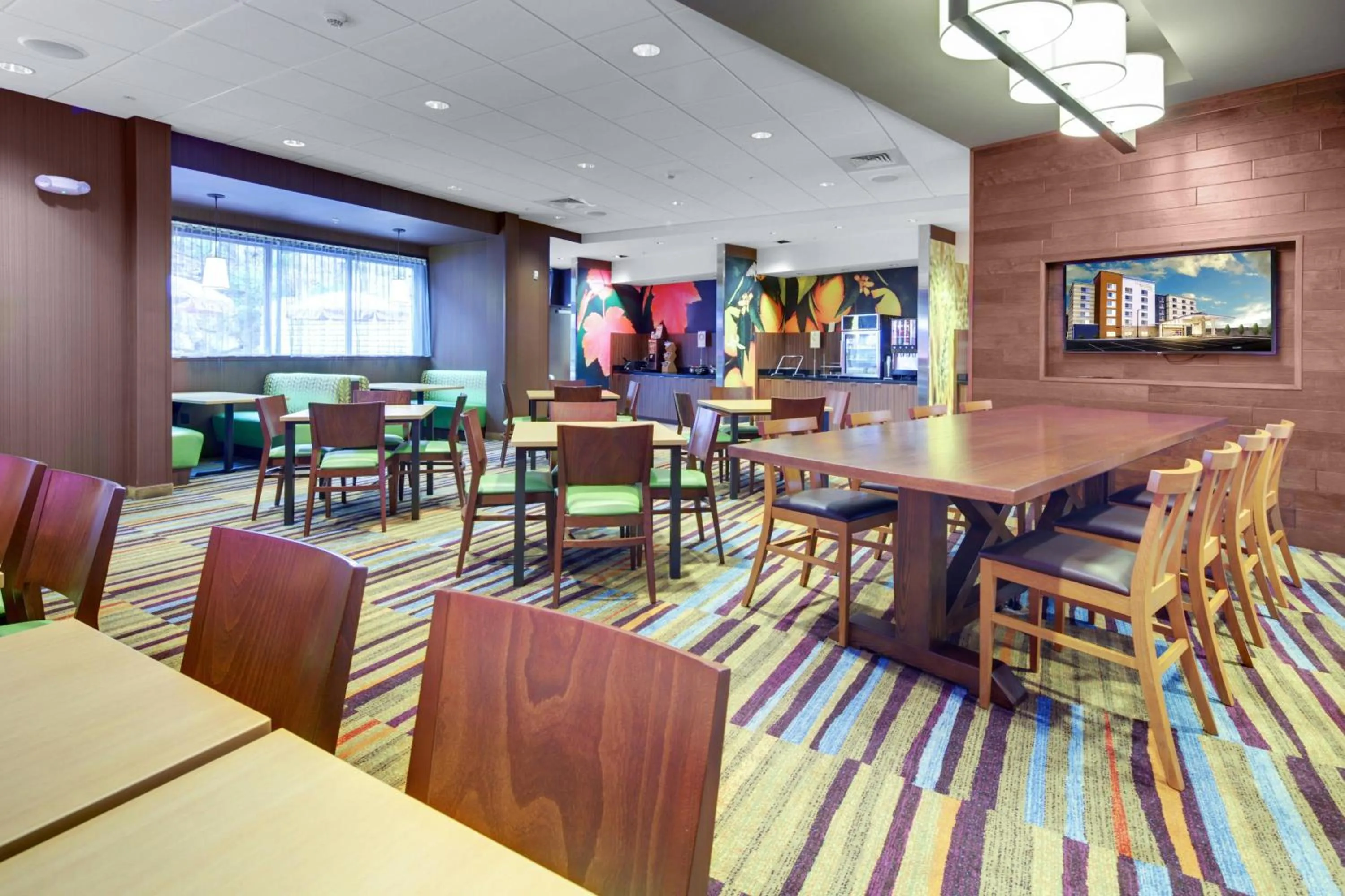 Breakfast in Fairfield Inn & Suites by Marriott Asheville Tunnel Road