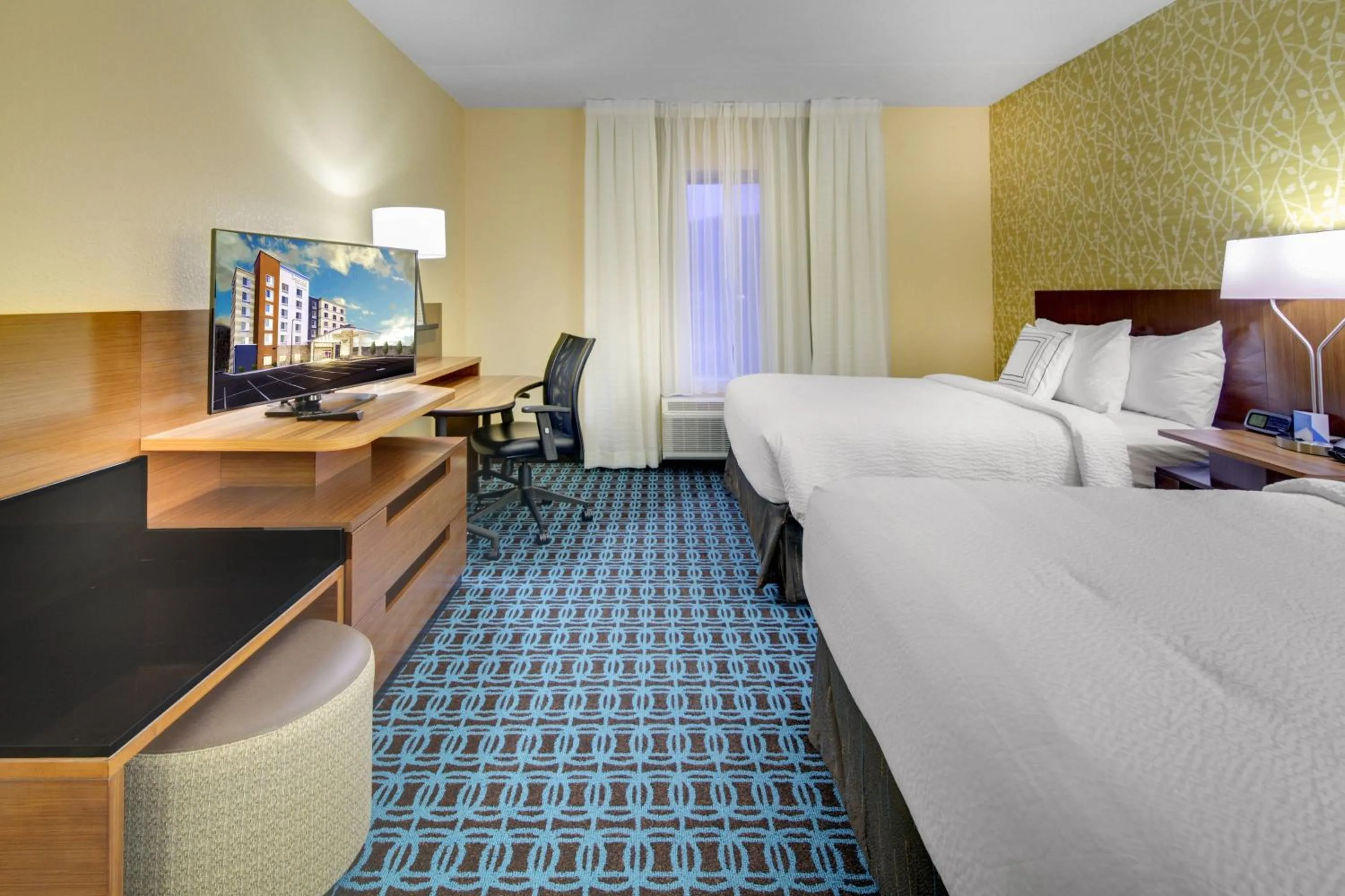 Photo of the whole room, Bed in Fairfield Inn & Suites by Marriott Asheville Tunnel Road