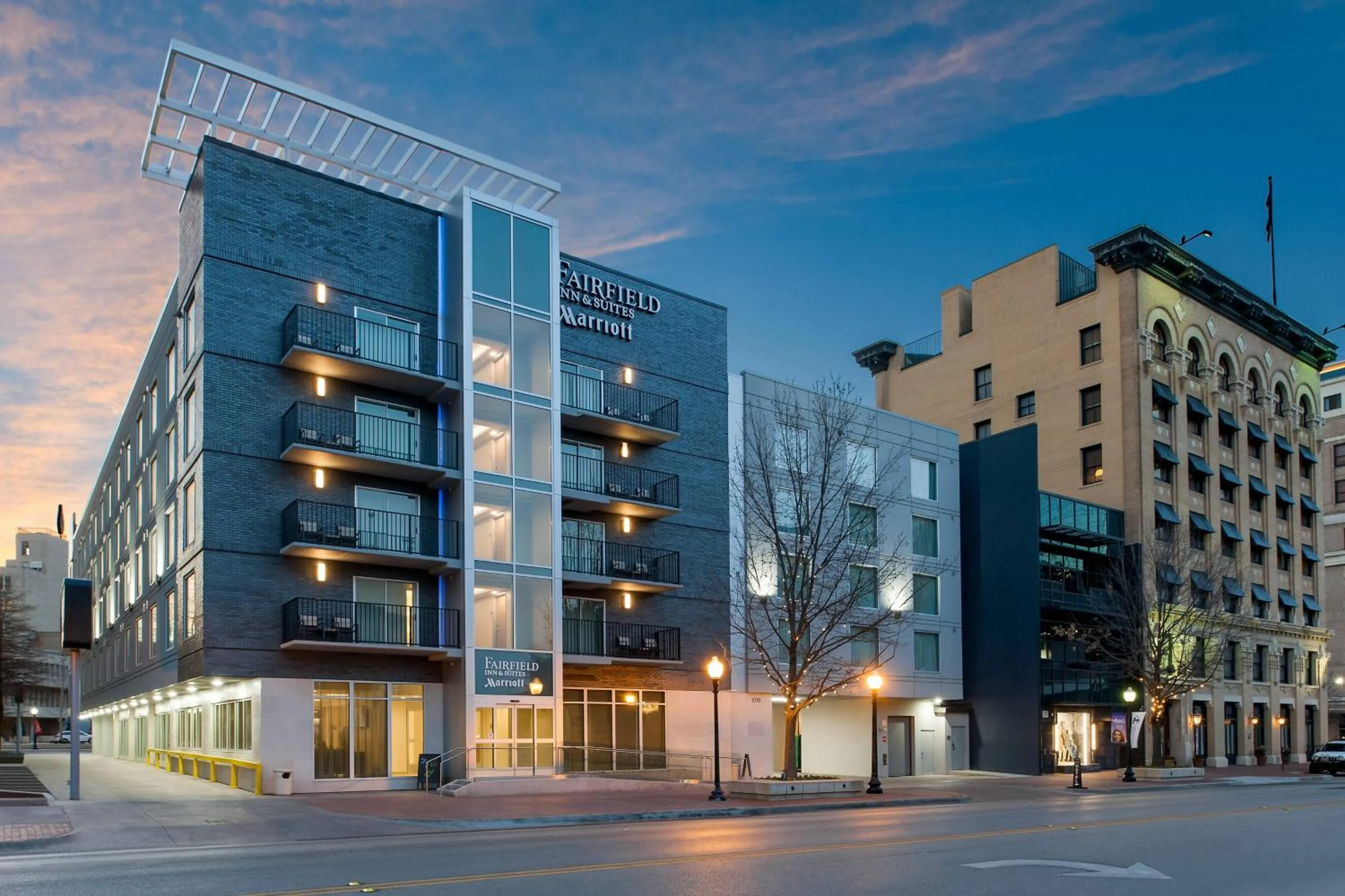 Property building in Fairfield Inn & Suites Fort Worth Downtown/Convention Center