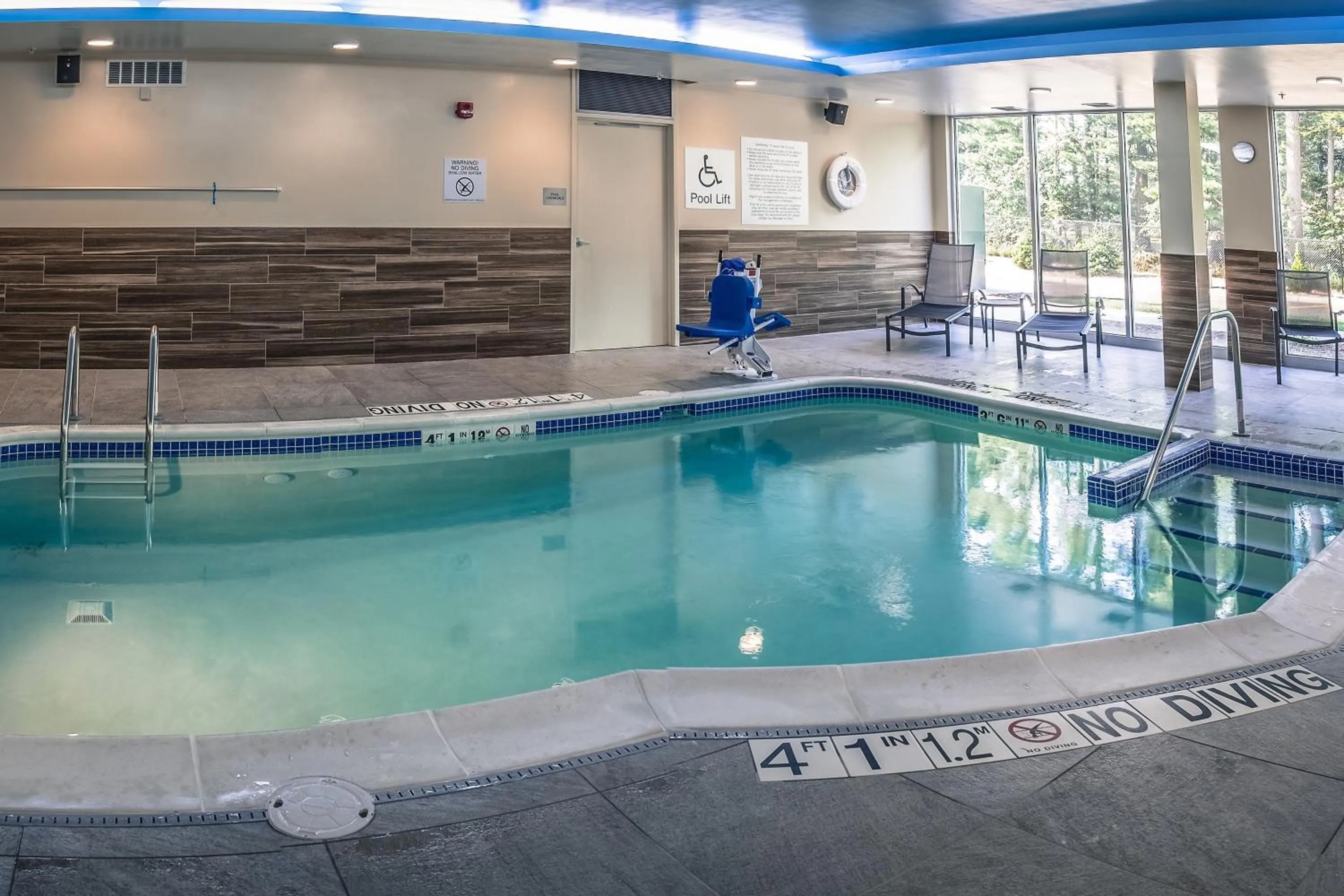 Swimming pool in Fairfield Inn & Suites by Marriott Wisconsin Dells