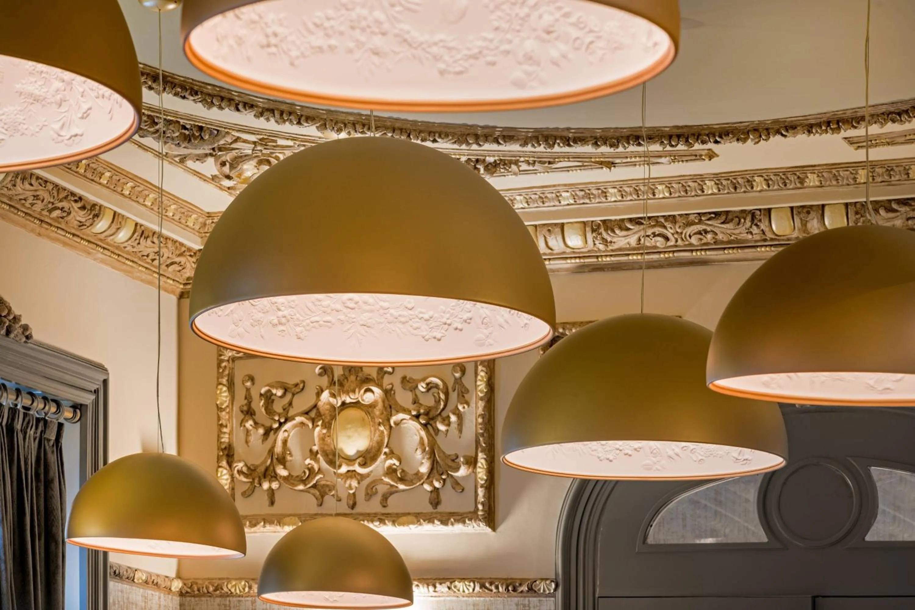 Restaurant/places to eat in Círculo Gran Vía, Autograph Collection (Adults Only)