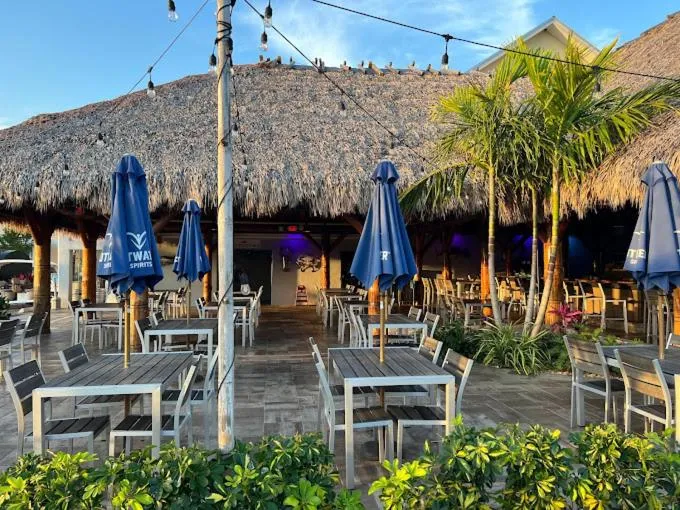 Restaurant/places to eat in Cape Crossing Resort & Marina