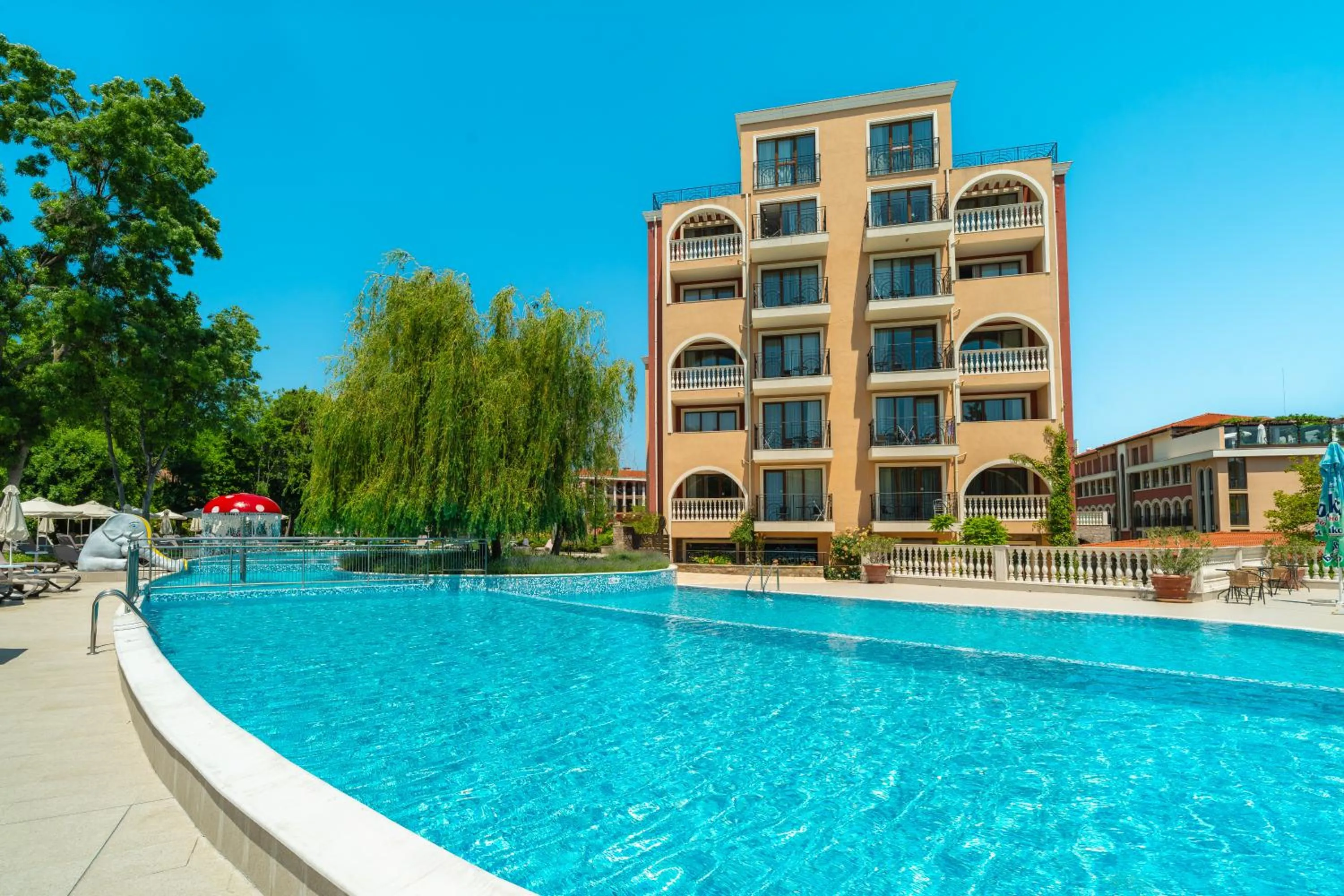 Property building in Festa Via Pontica