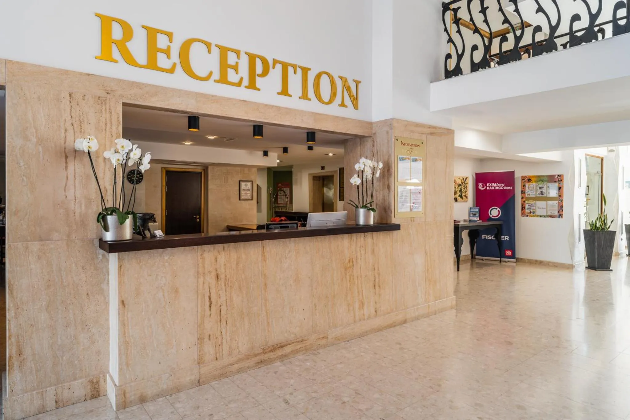 Property building in Festa Via Pontica