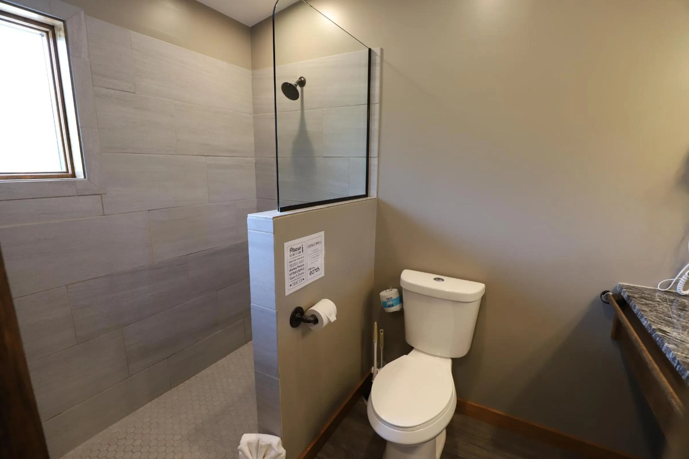 Bathroom in Lakeside Resort