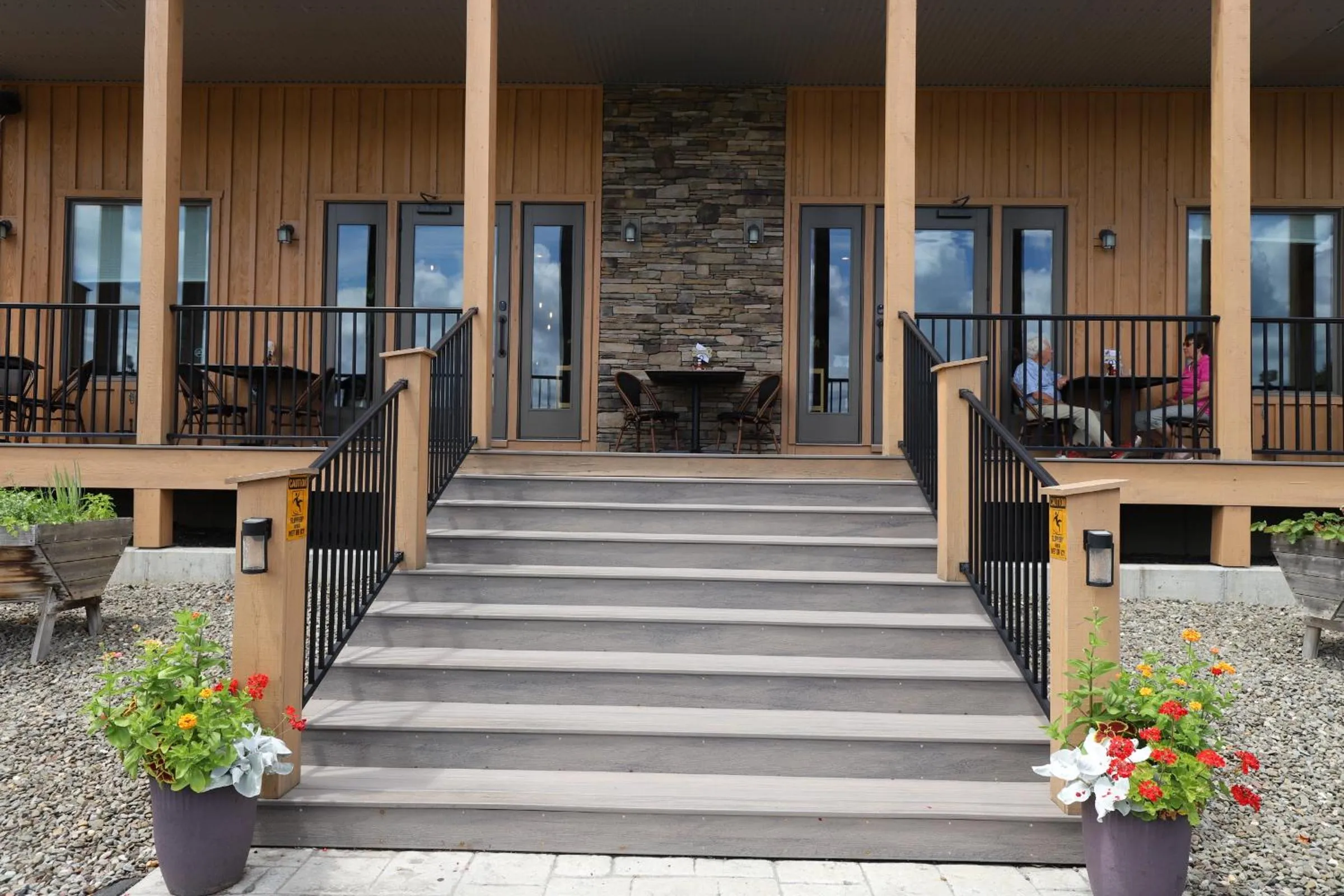 Restaurant/places to eat in Lakeside Resort