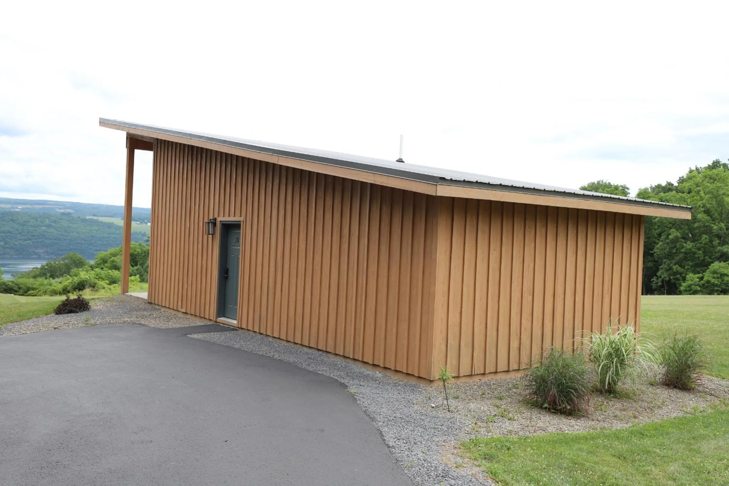 Parking in Lakeside Resort