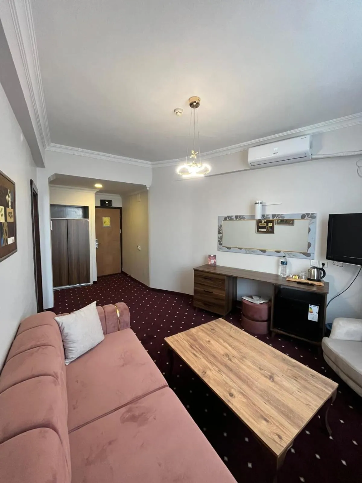 Living room, Bed in Hotel Topkapı