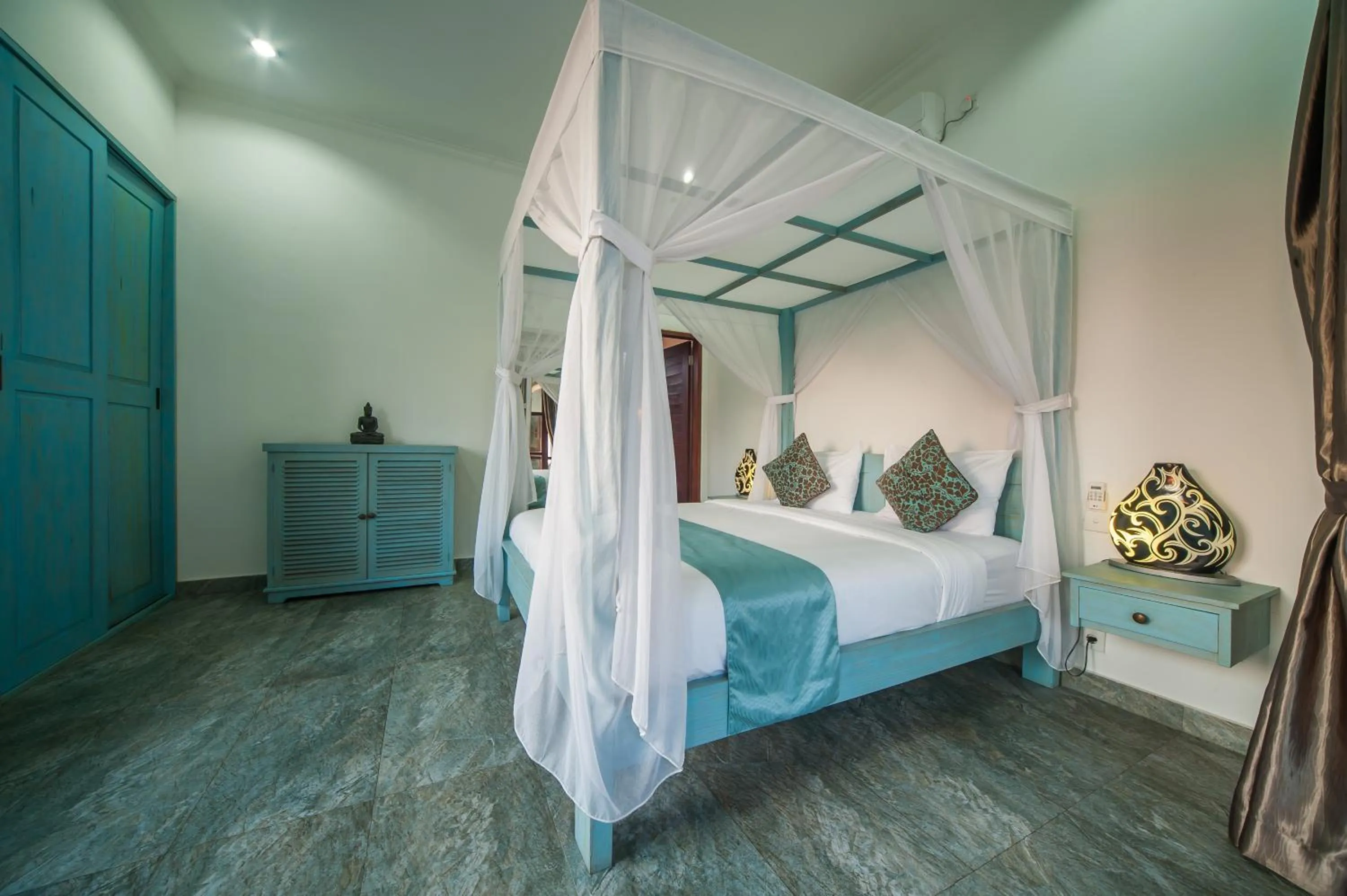 Bed in Villa Michiko