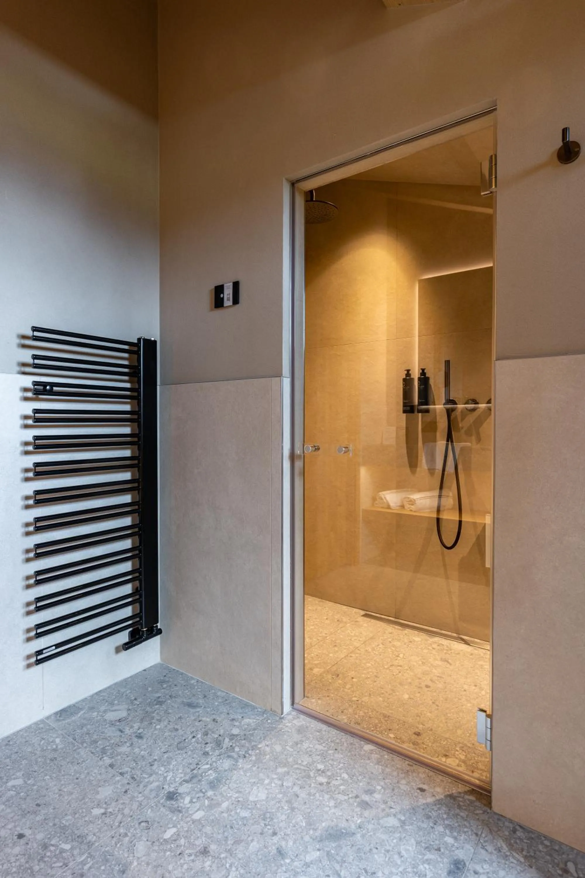 Shower in Paradise Lodge