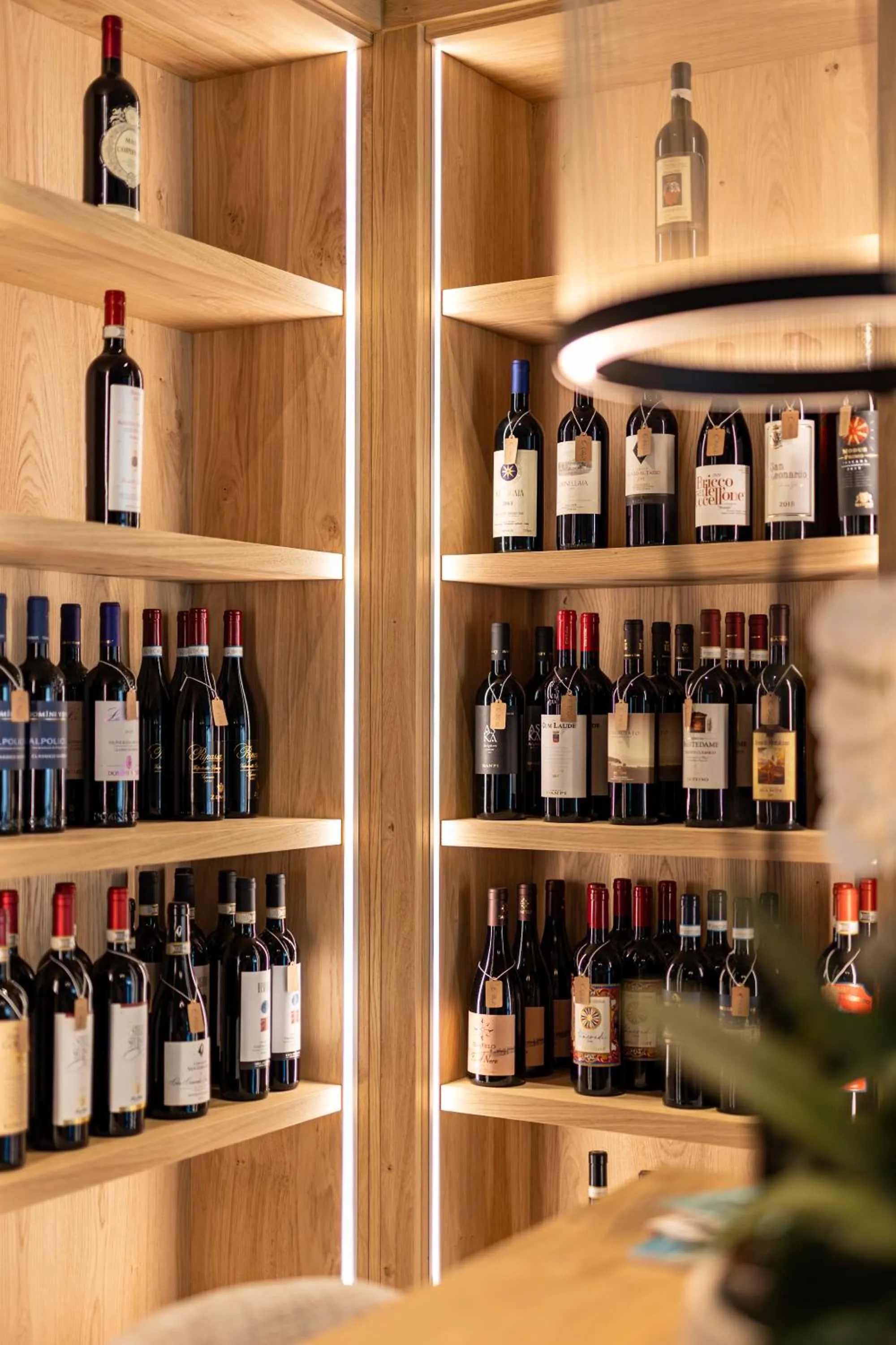 Restaurant/places to eat in Paradise Lodge