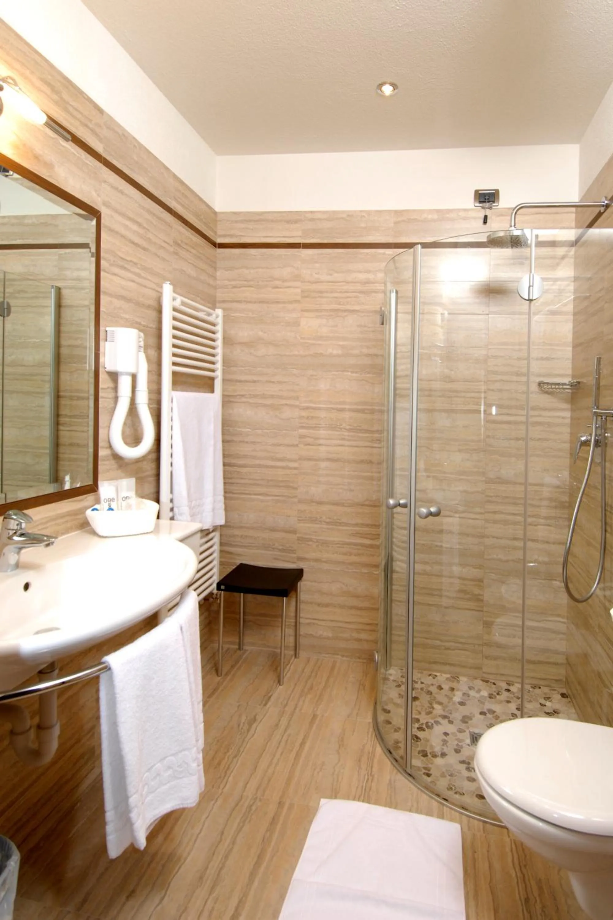 Shower in Paradise Lodge