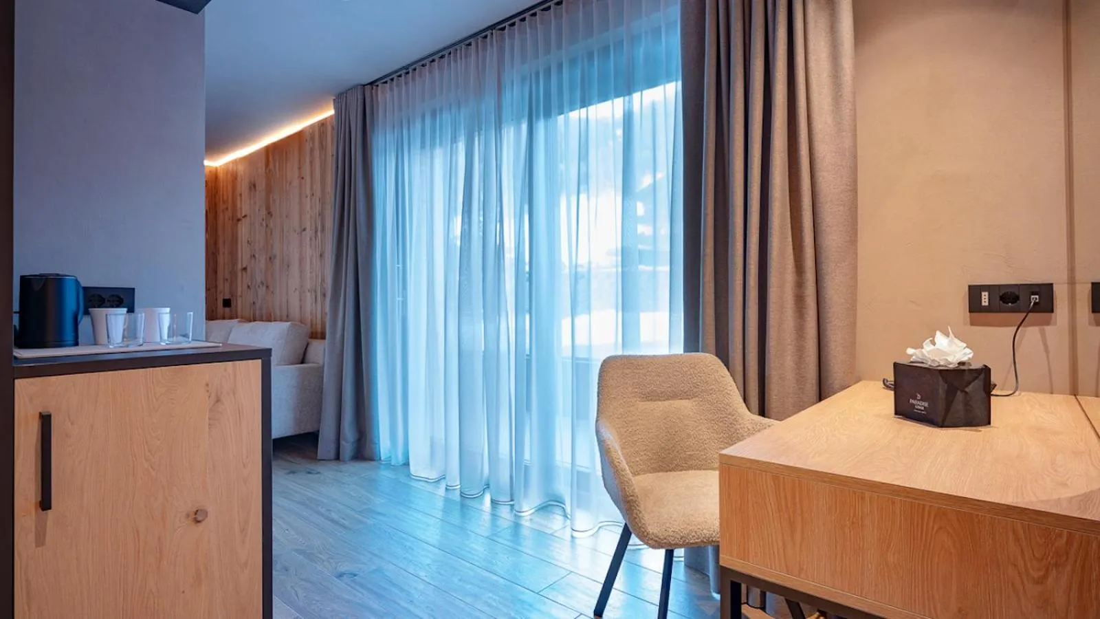 Living room in Paradise Lodge