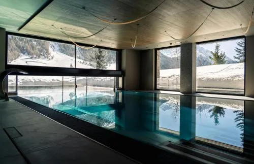 Paradise Lodge