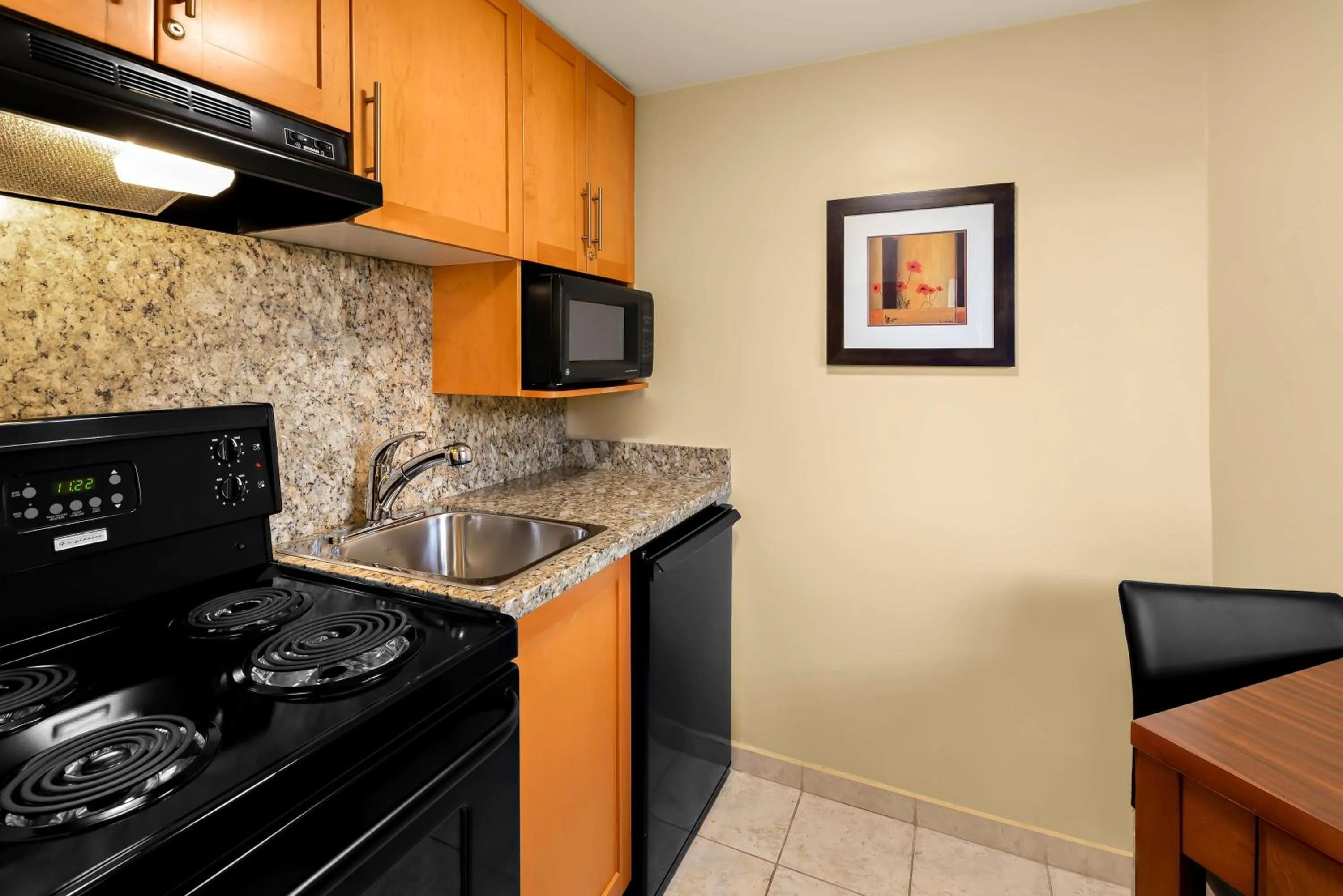 Bedroom in Best Western PLUS Inner Harbour Hotel