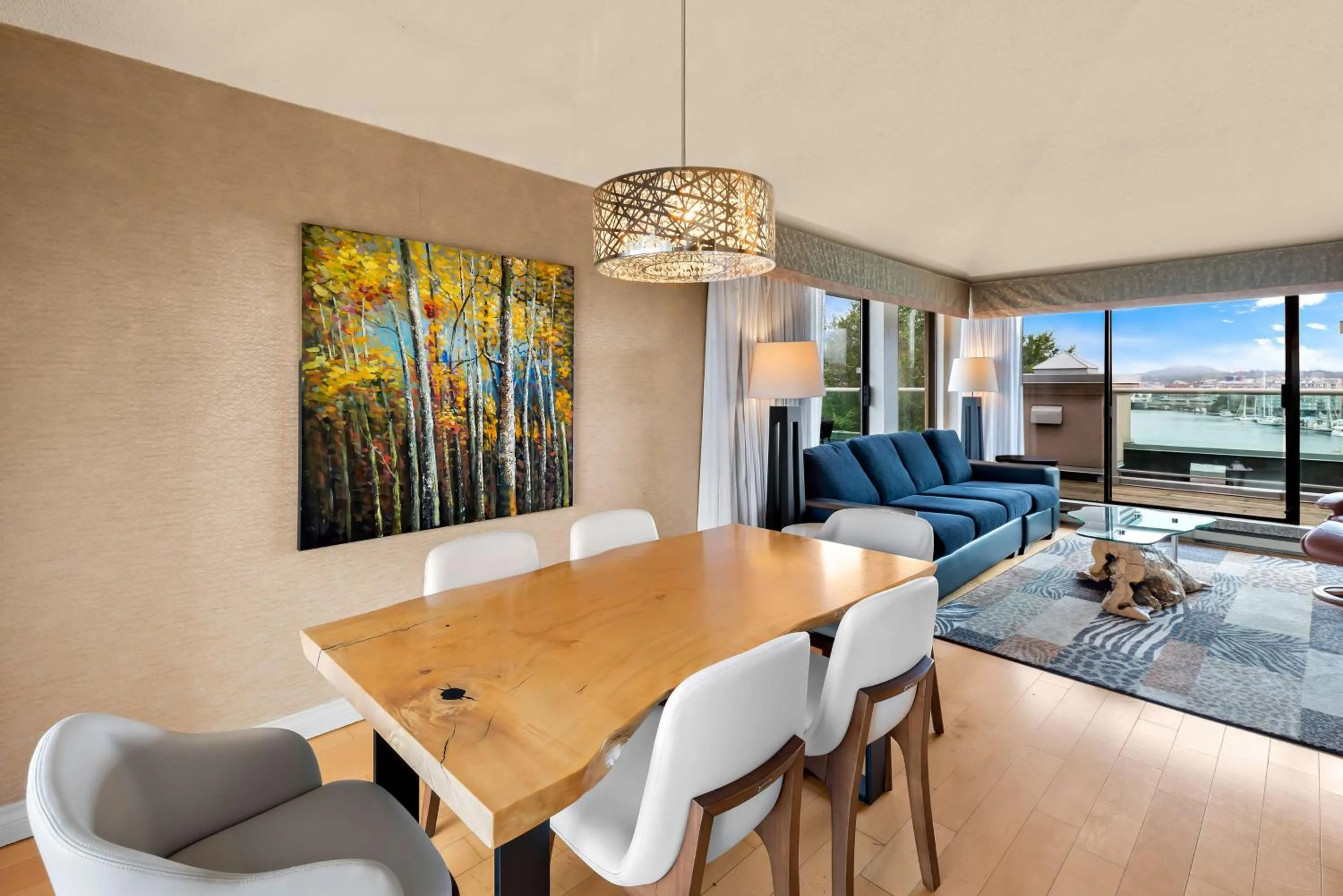 Photo of the whole room in Best Western PLUS Inner Harbour Hotel