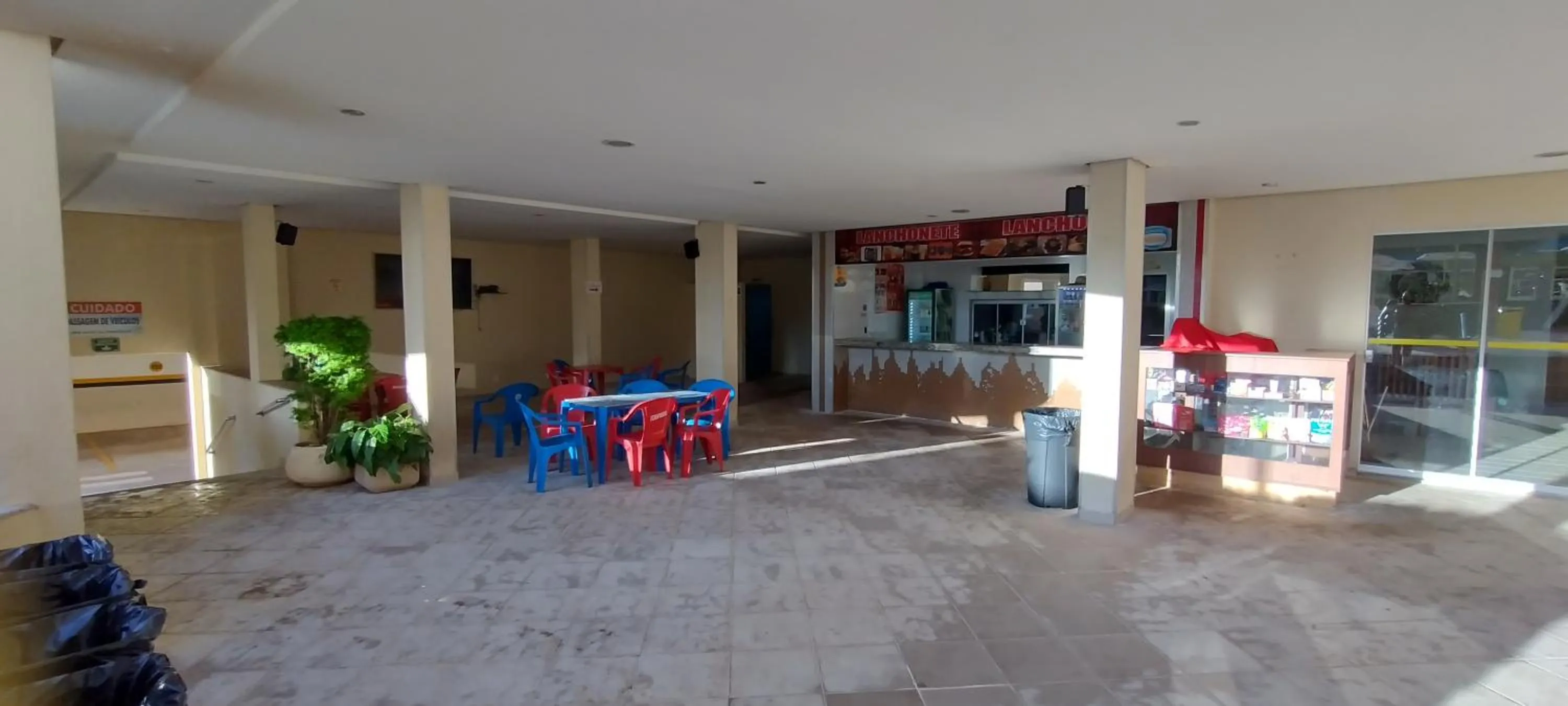 Dining area in Prive das Thermas I Caldas Novas - ACHEI FERIAS - com roupa de cama