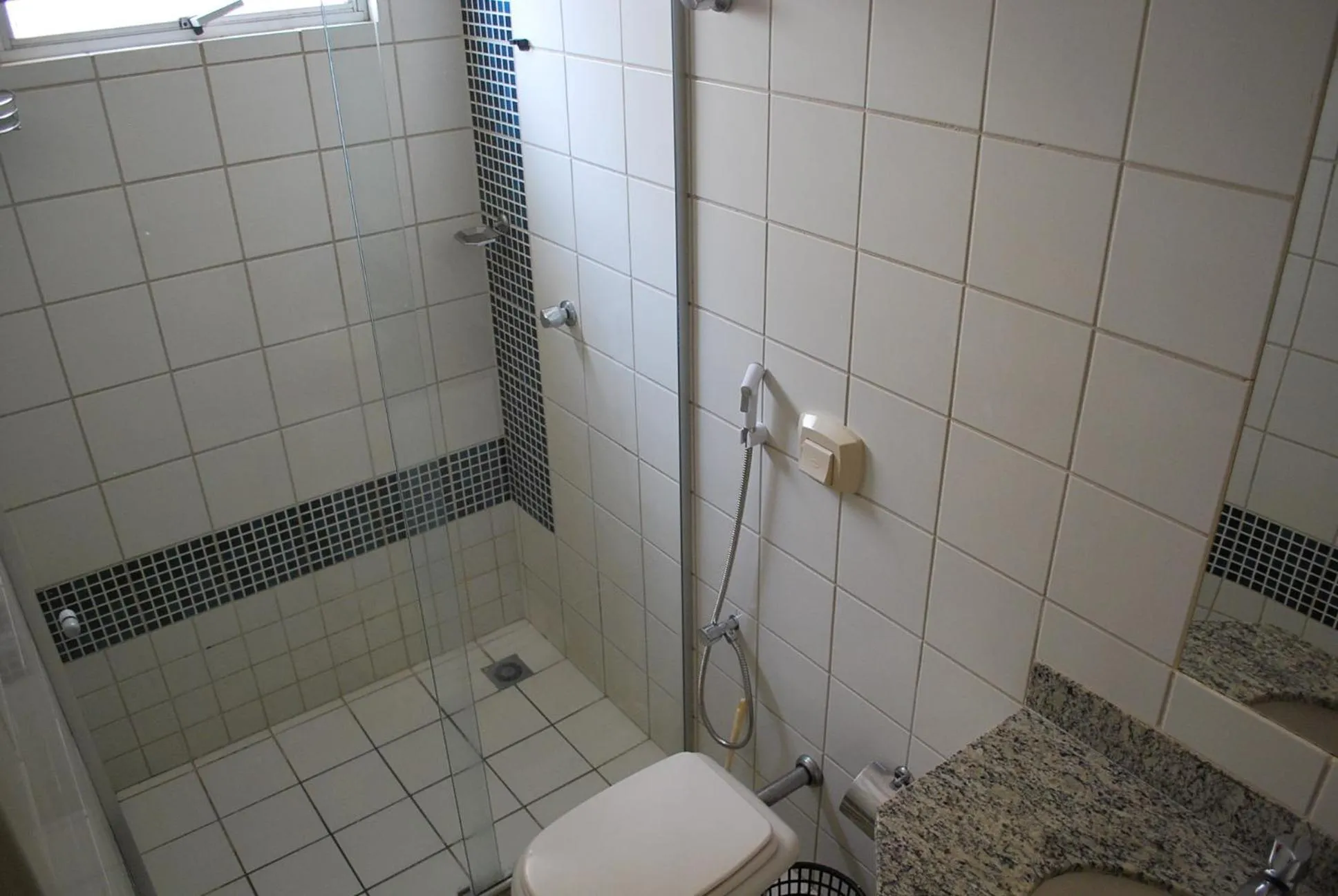 Bathroom in Prive das Thermas I Caldas Novas - ACHEI FERIAS - com roupa de cama