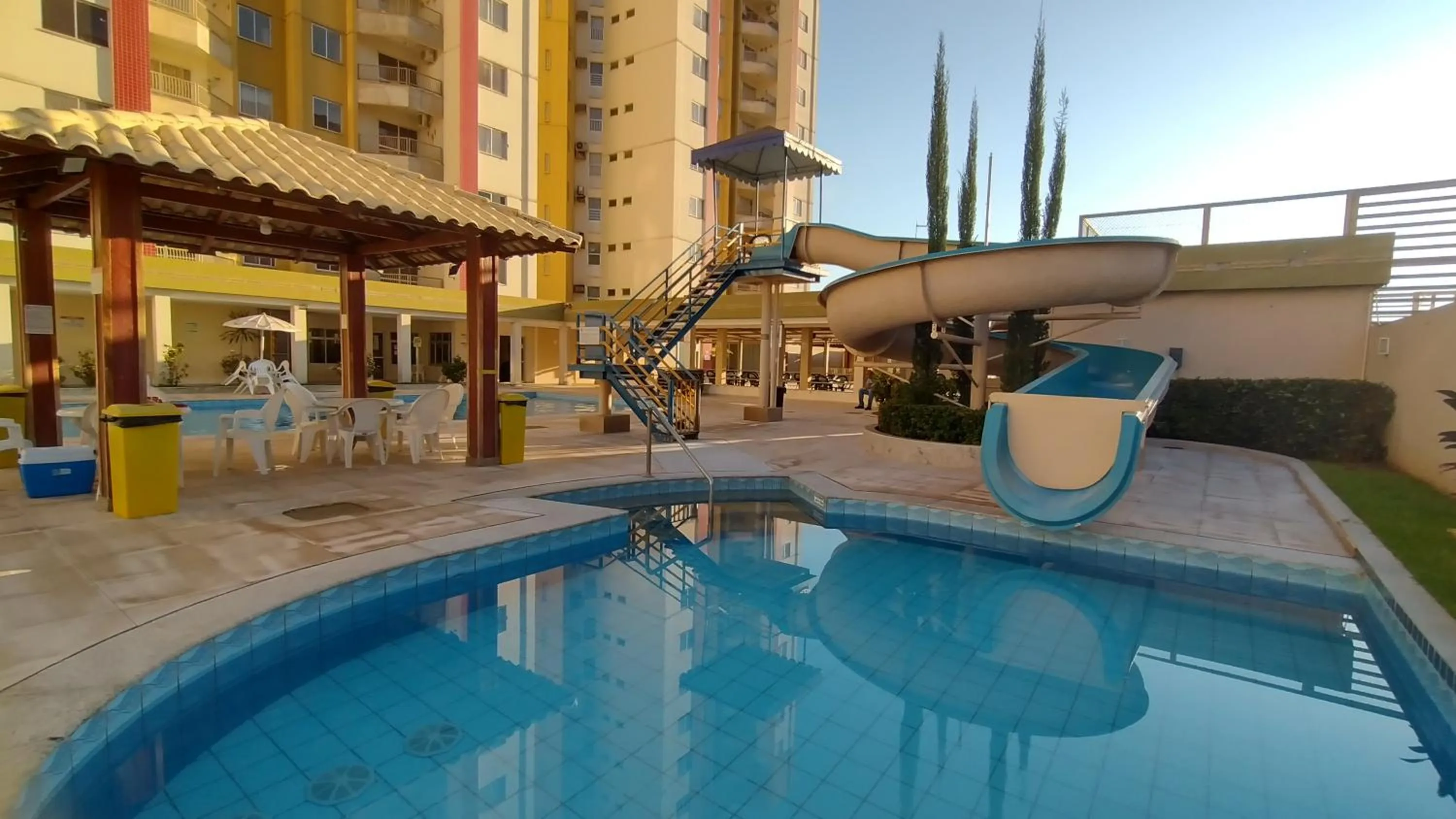 Swimming pool in Prive das Thermas I Caldas Novas - ACHEI FERIAS - com roupa de cama