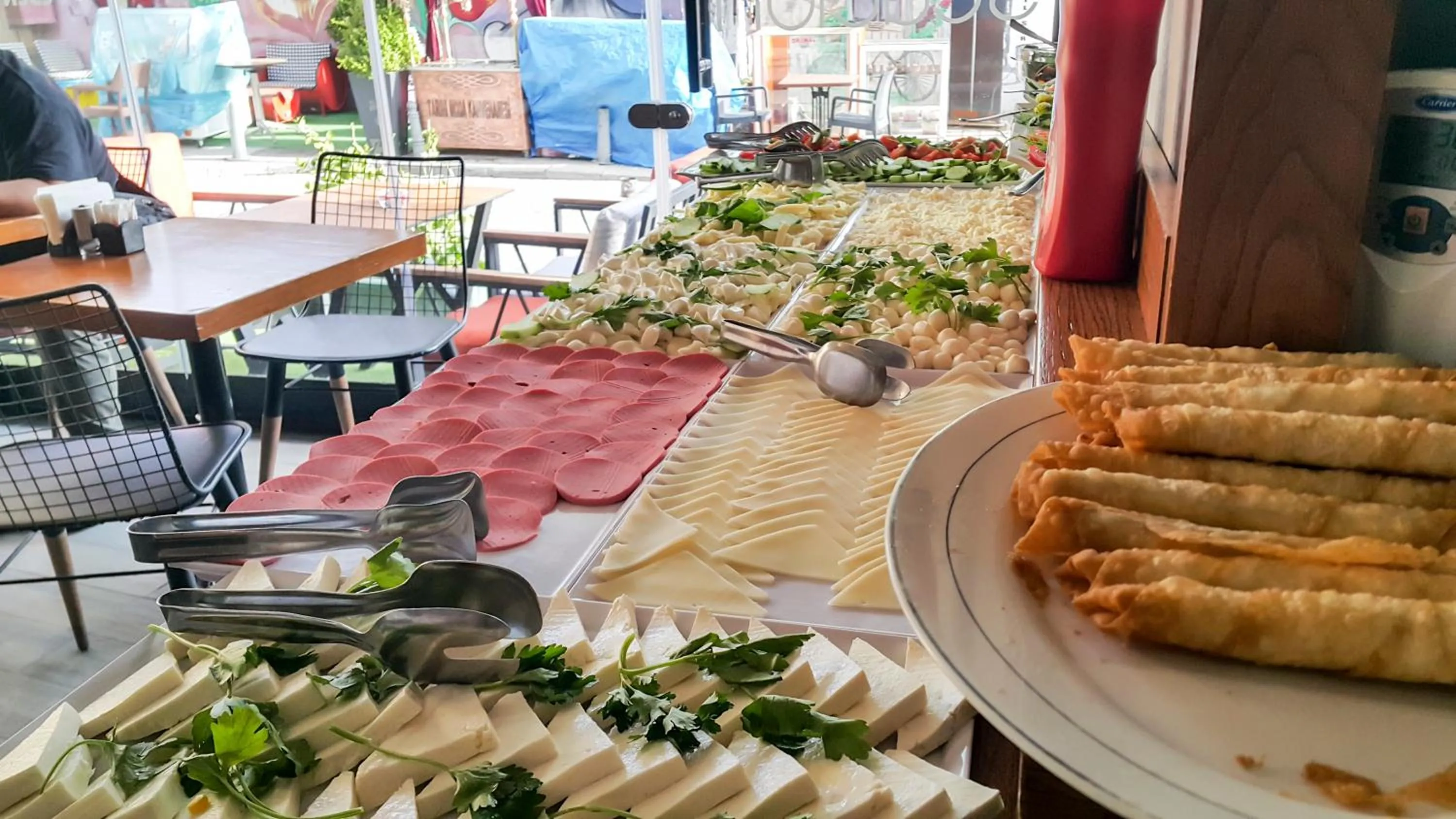 Restaurant/places to eat in Grand Esen Hotel