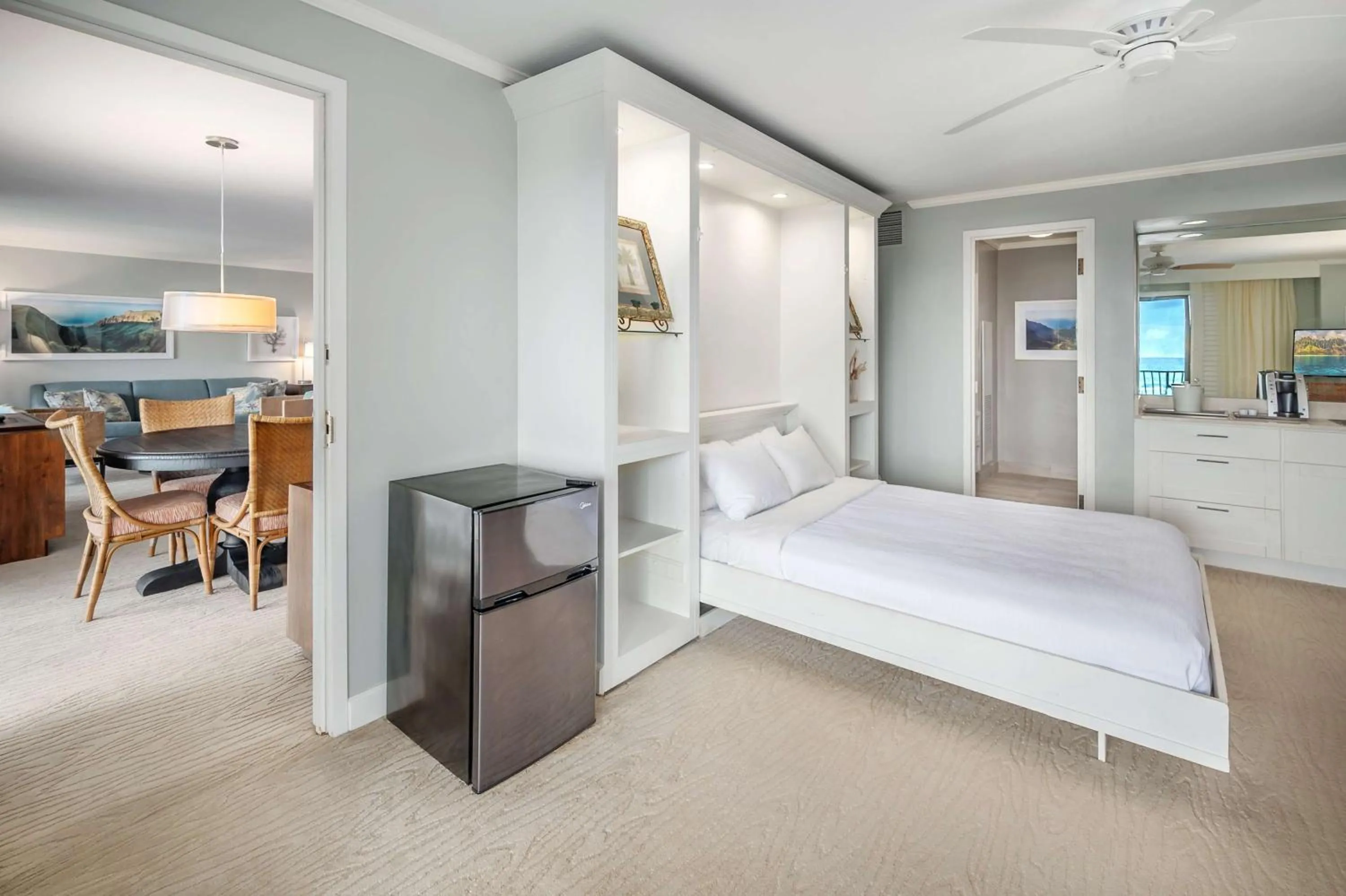 Bed in OUTRIGGER Kaua'i Beach Resort & Spa