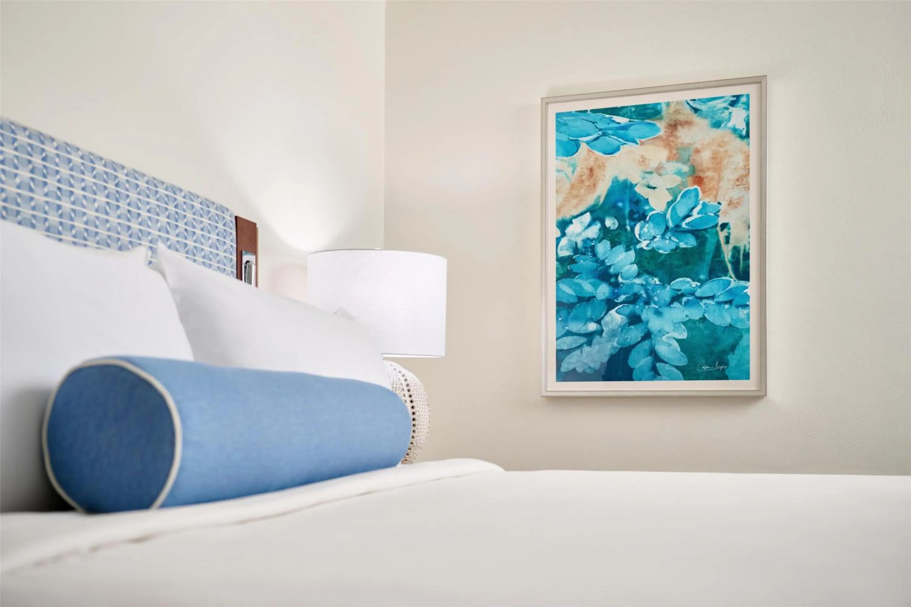 Bedroom, Bed in OUTRIGGER Kaua'i Beach Resort & Spa