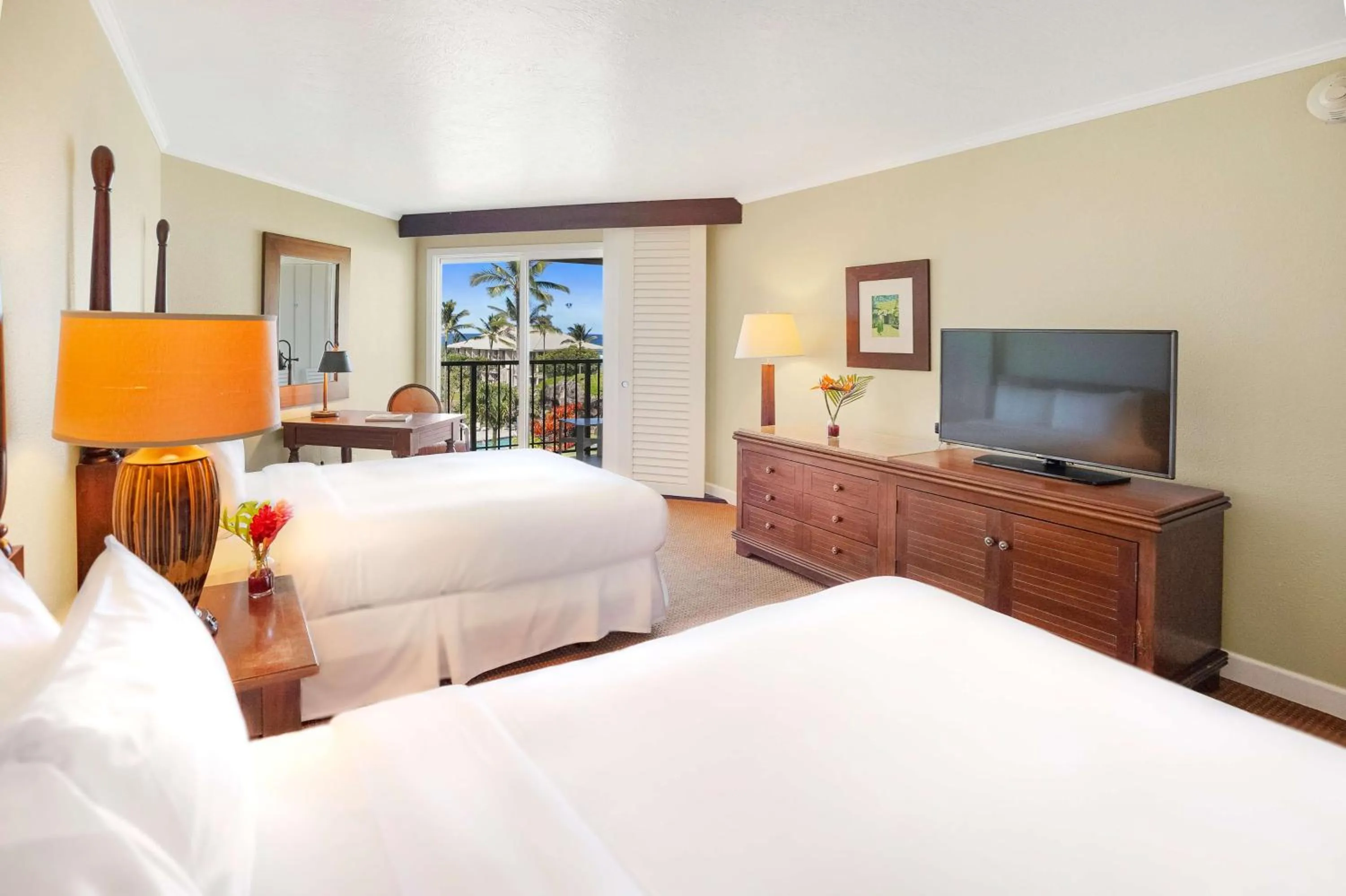 Bedroom, Bed in OUTRIGGER Kaua'i Beach Resort & Spa
