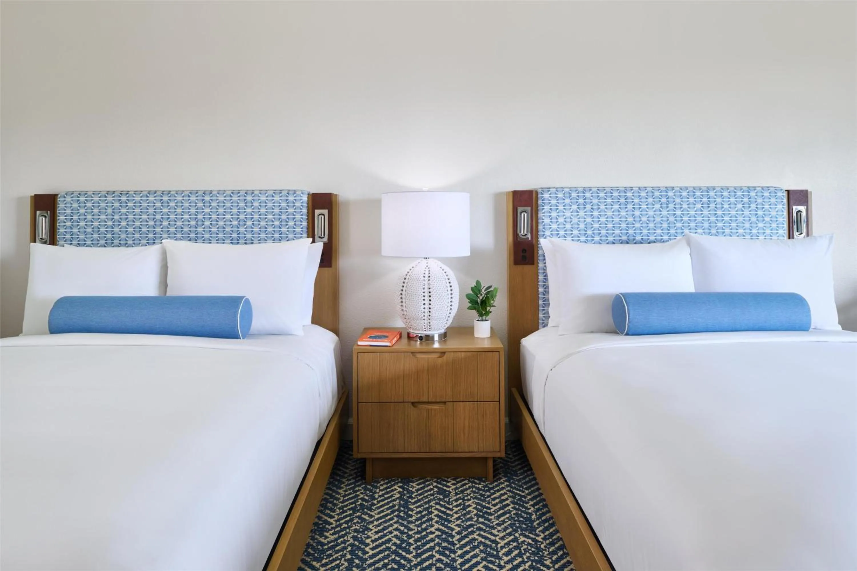 Bedroom, Bed in OUTRIGGER Kaua'i Beach Resort & Spa