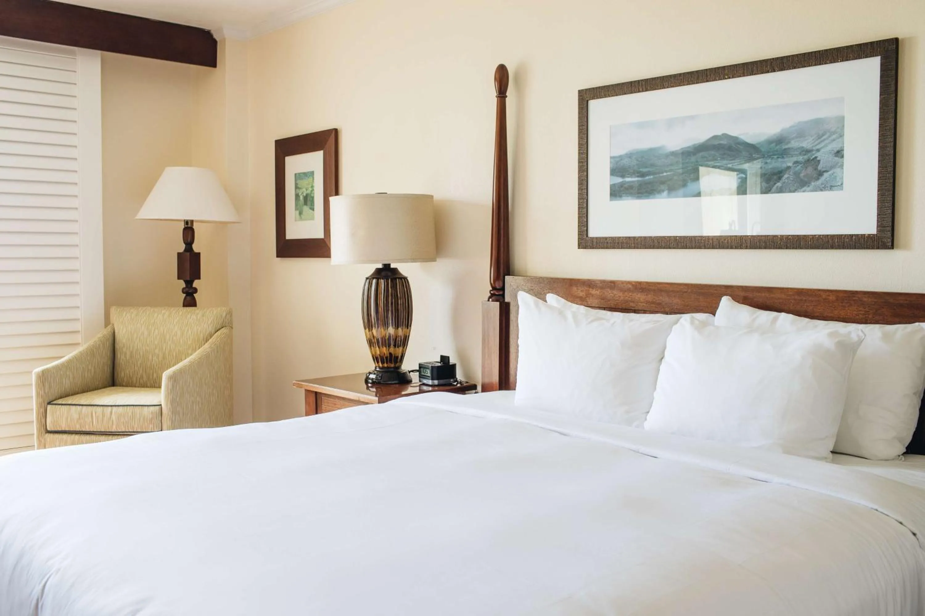 Bedroom, Bed in OUTRIGGER Kaua'i Beach Resort & Spa