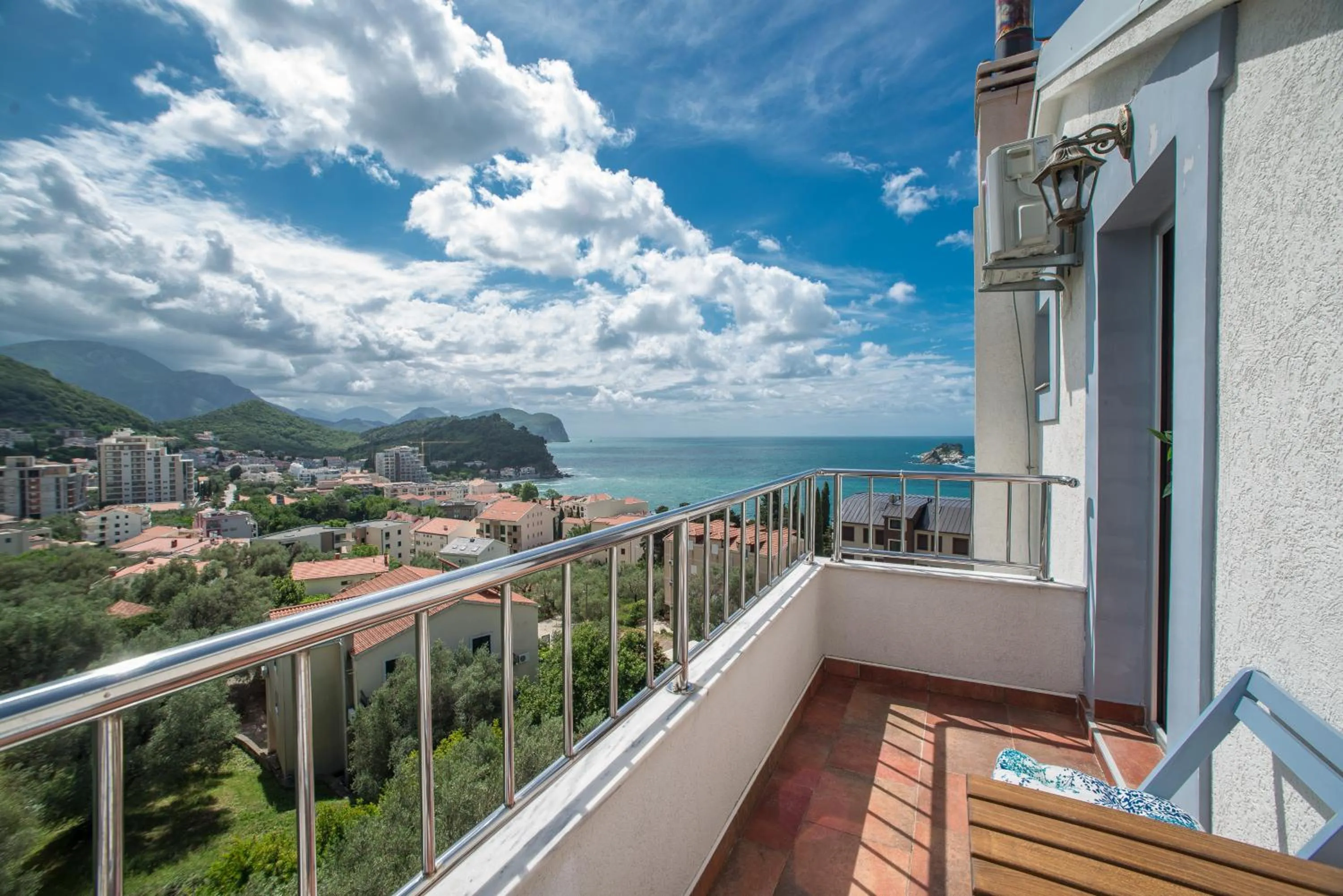 Deluxe Studio with Balcony and Sea View in Medin Apartments BluVista