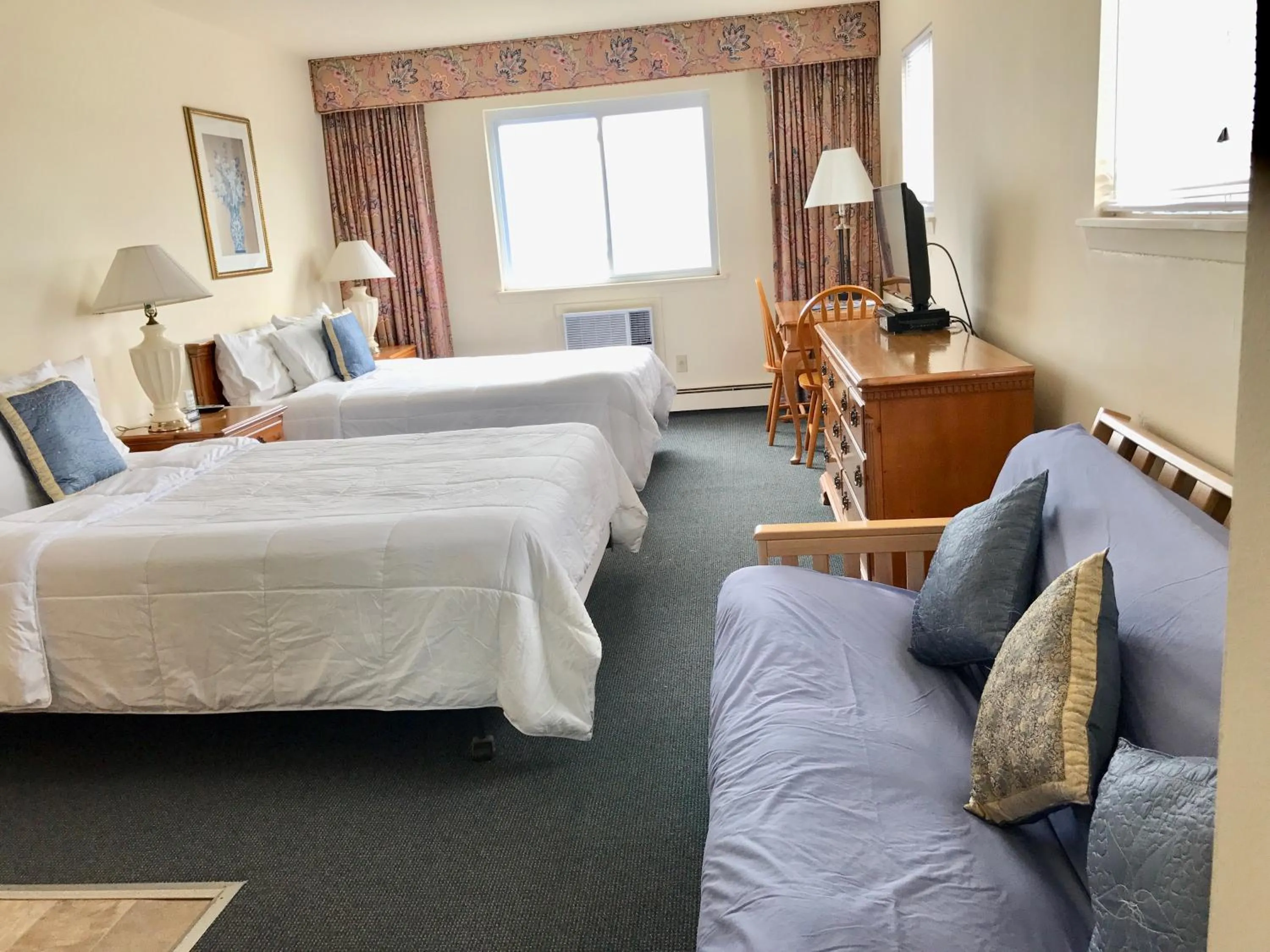 TV and multimedia in Ocean Surf Resort