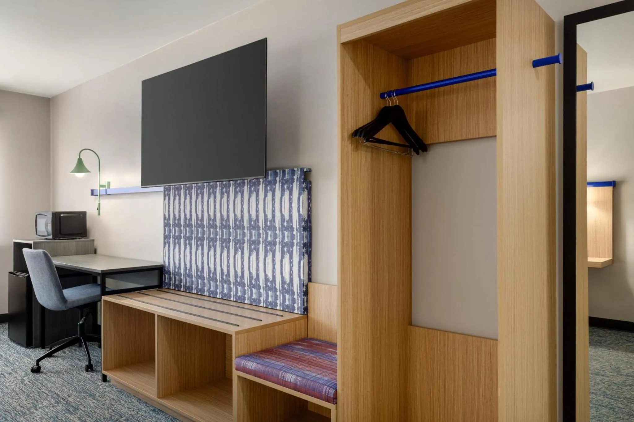 Photo of the whole room, Bed in Garner Hotel Salt Lake City Airport by IHG