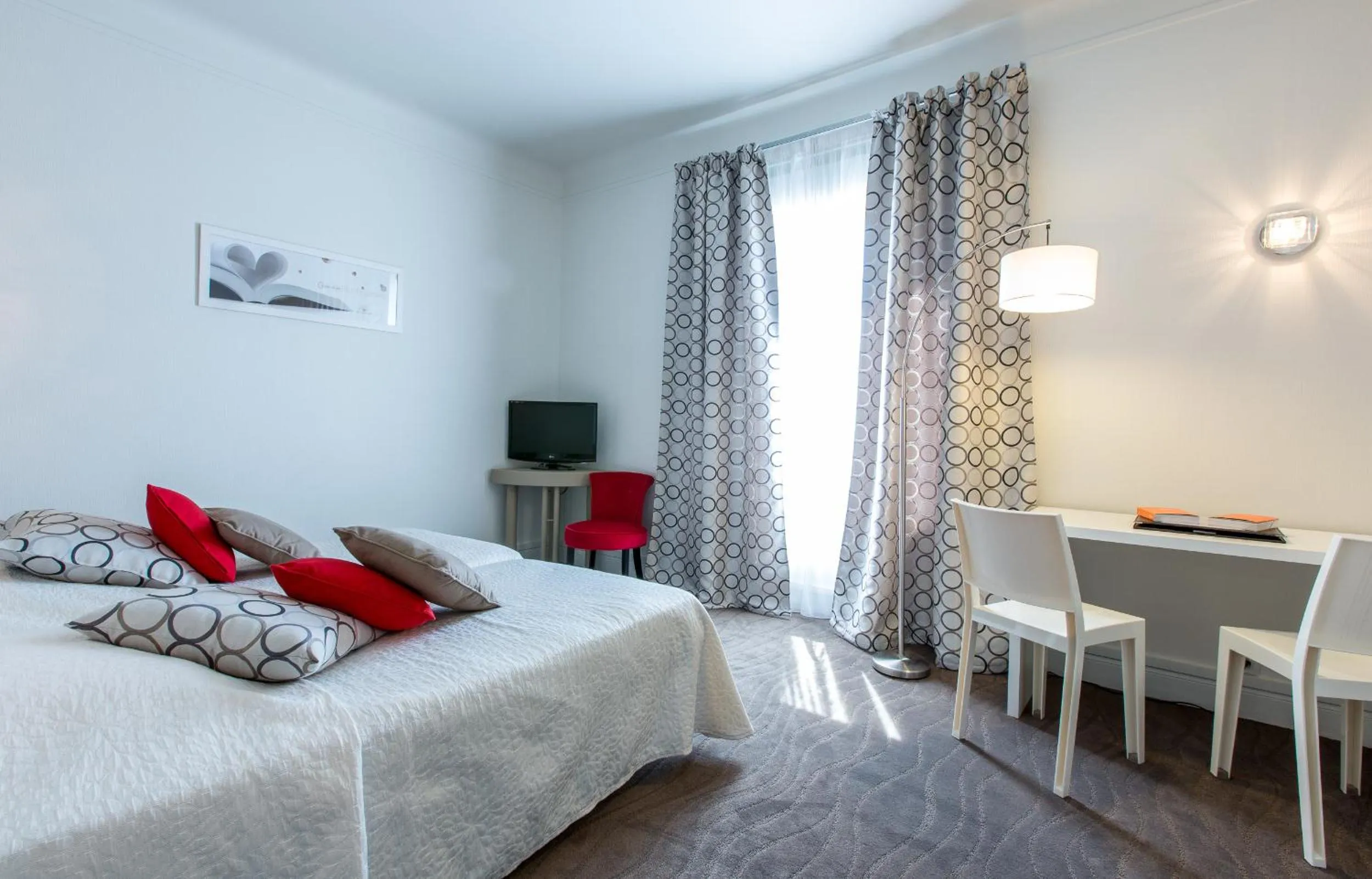 Decorative detail, Bed in Hôtel Radio - Teritoria