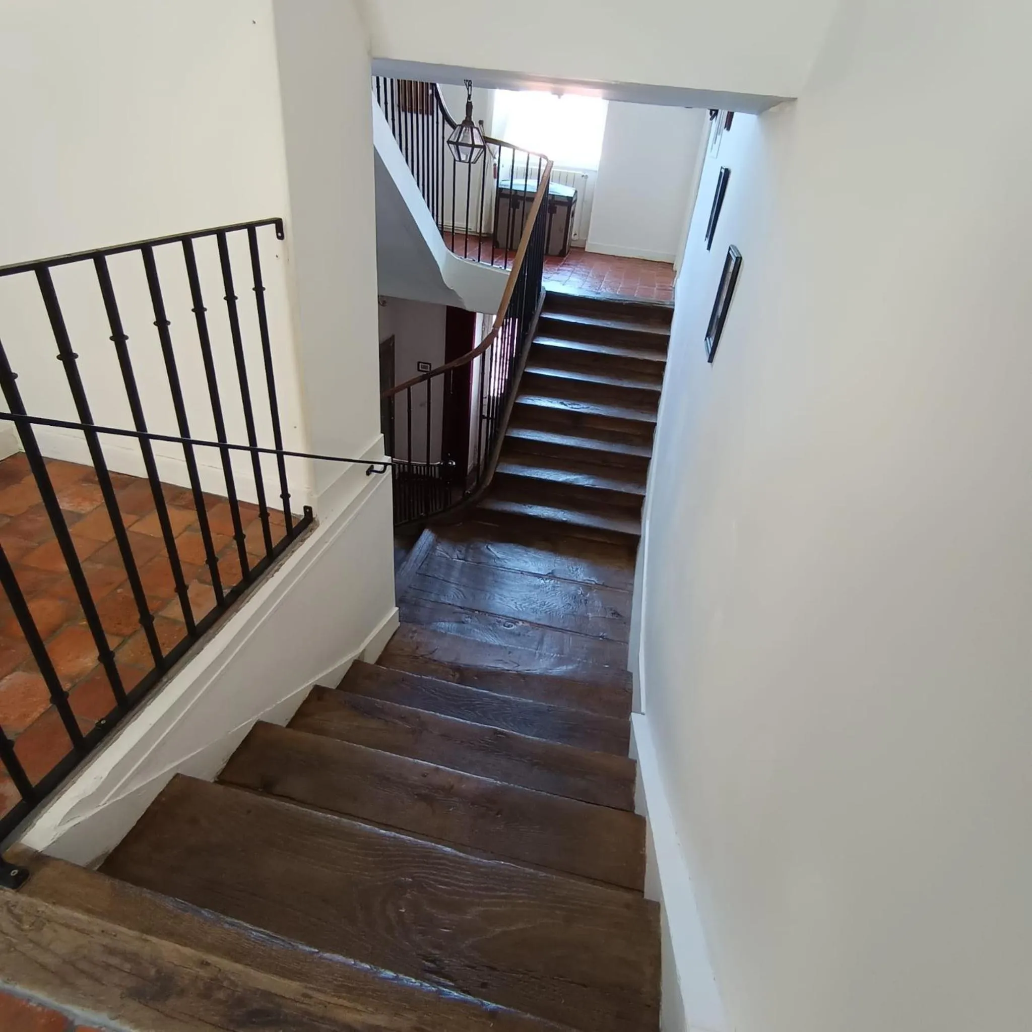 Property building in Château Latour