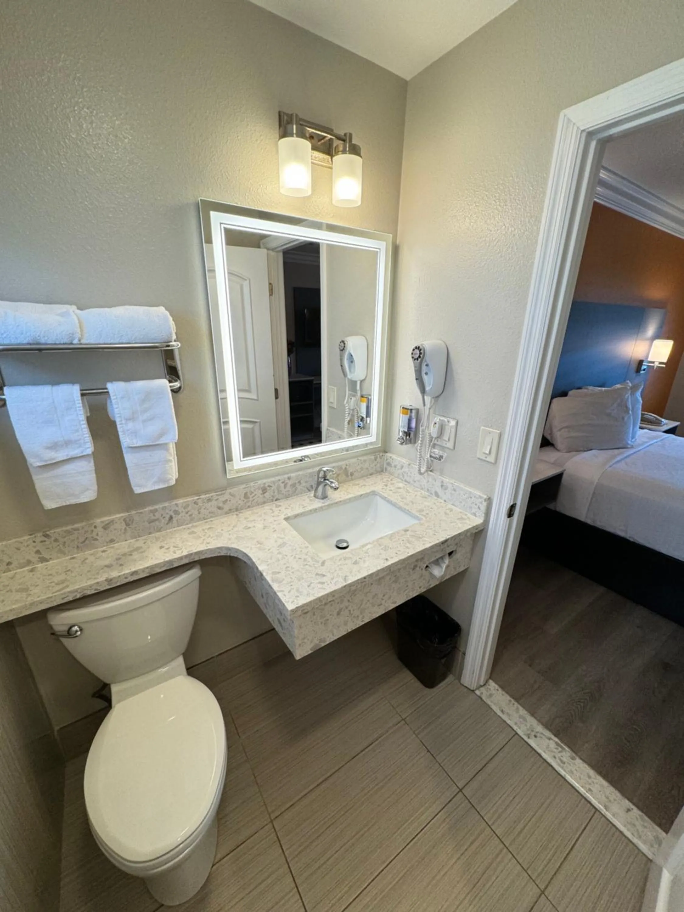 Toilet, Bed in Padre Oaks