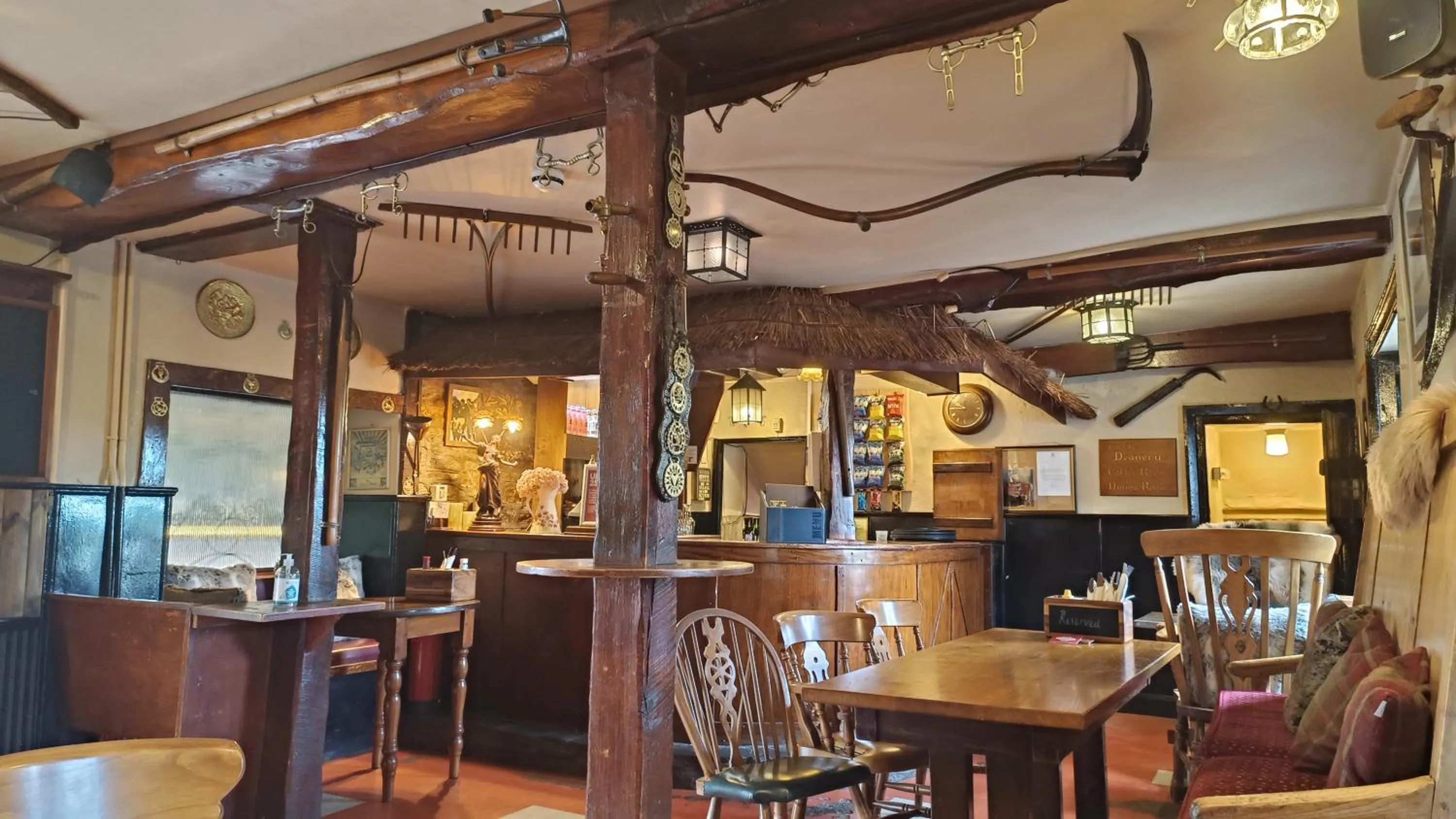 Restaurant/places to eat in The Greyhound Inn and Hotel