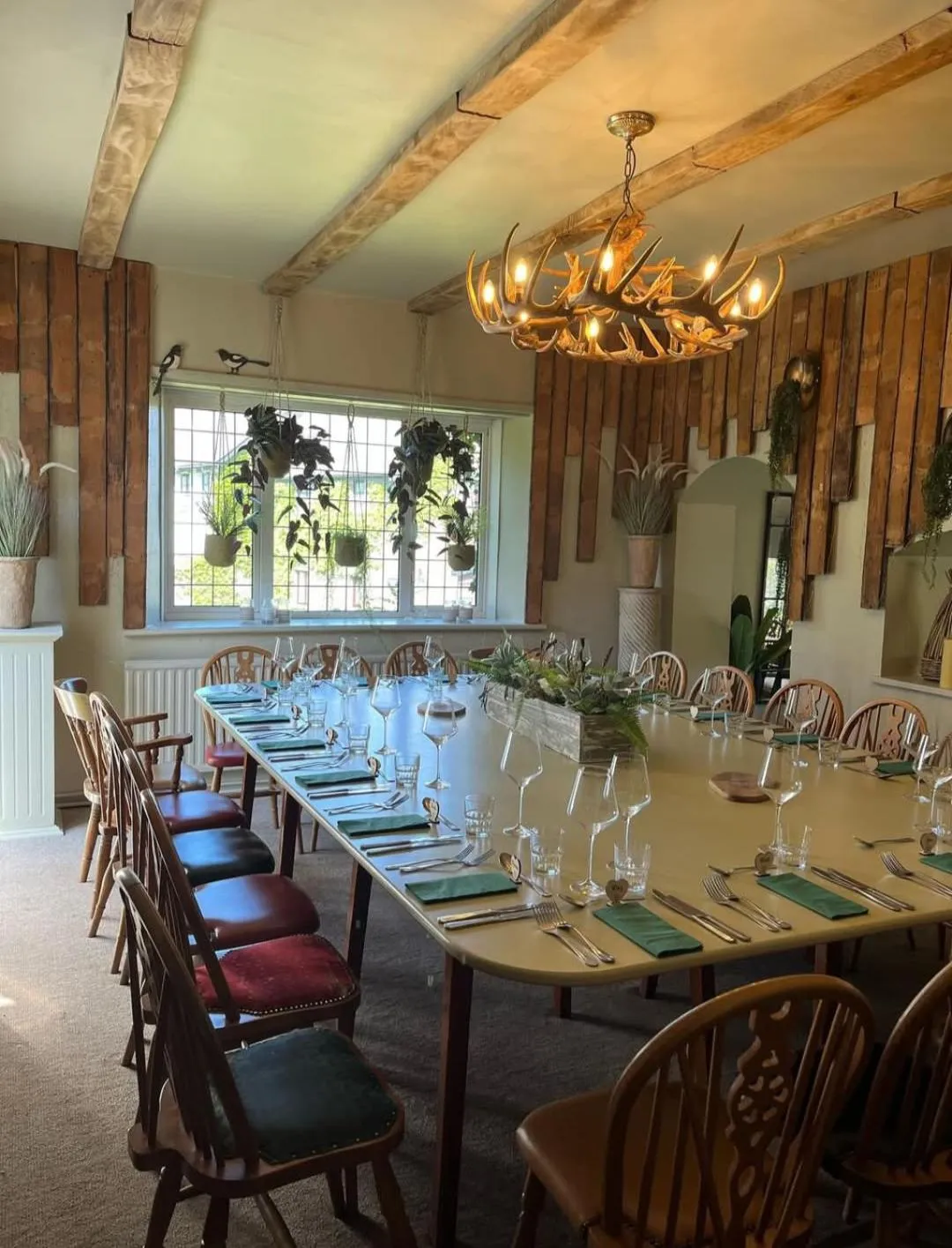 Restaurant/places to eat in The Greyhound Inn and Hotel