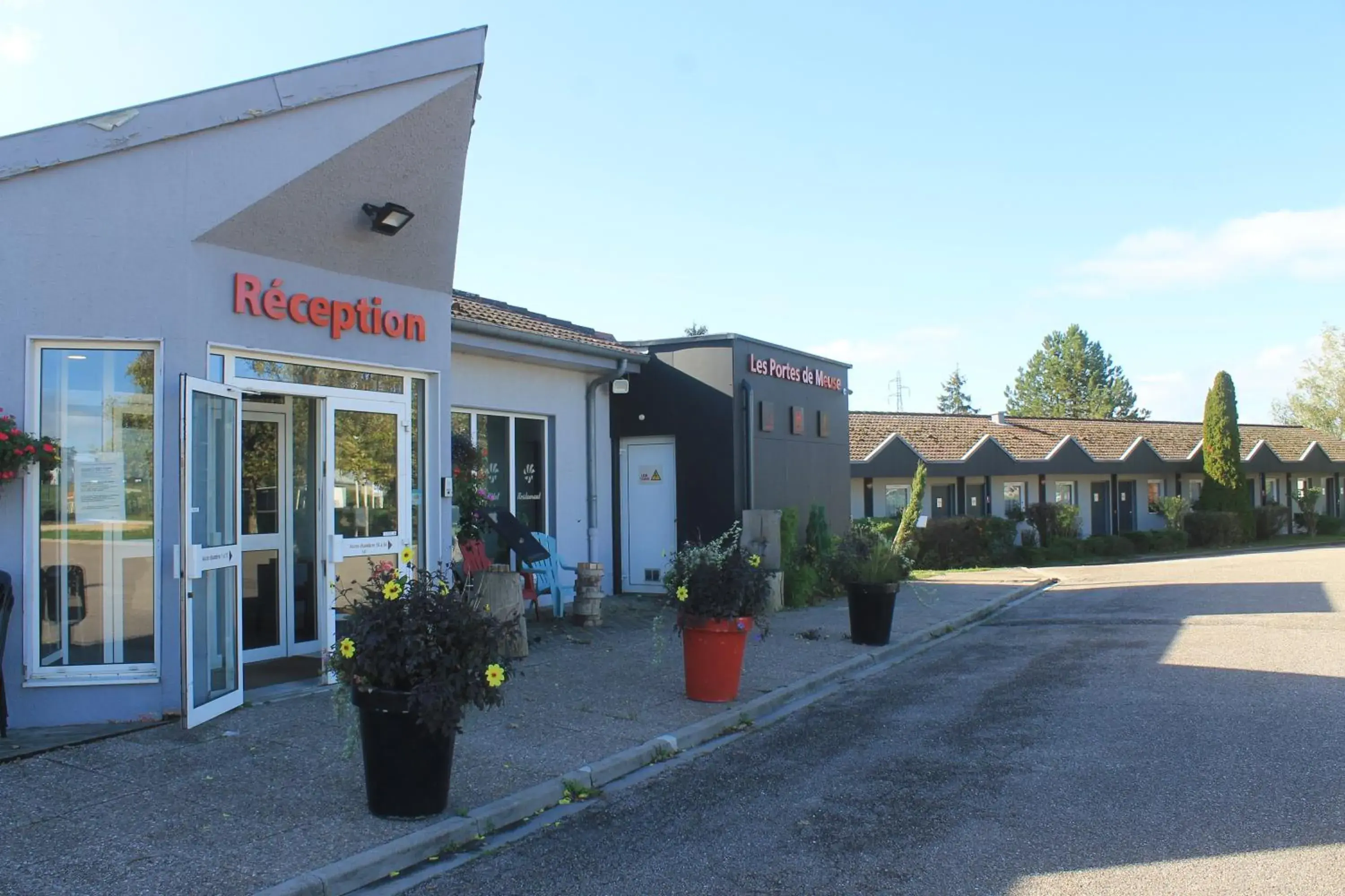 Logis Hotel des Portes de Meuse Logis Hotel des Portes de Meuse