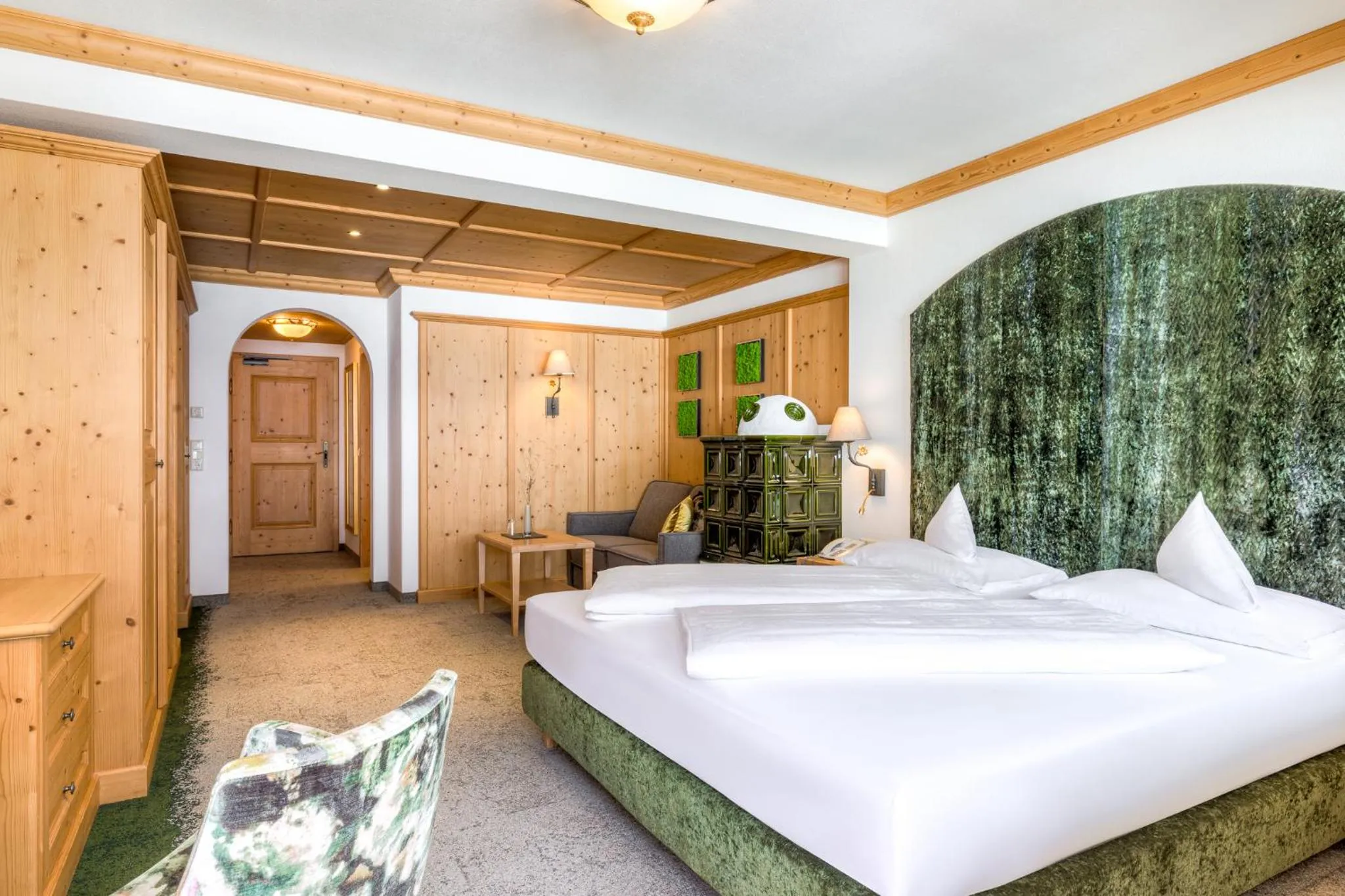 Photo of the whole room, Bed in Hotel Alpenhof