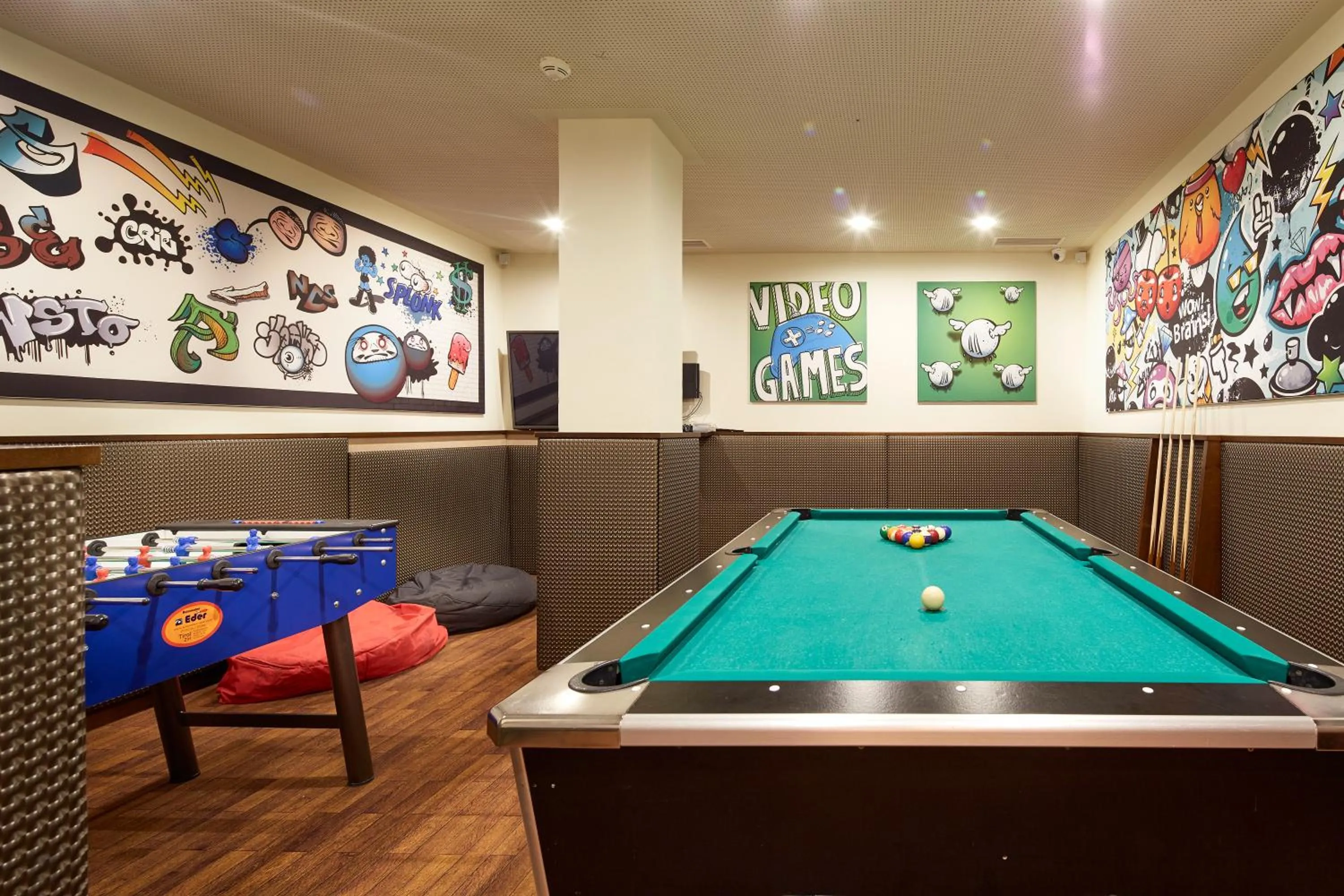 Billiard in Hotel Alpenhof