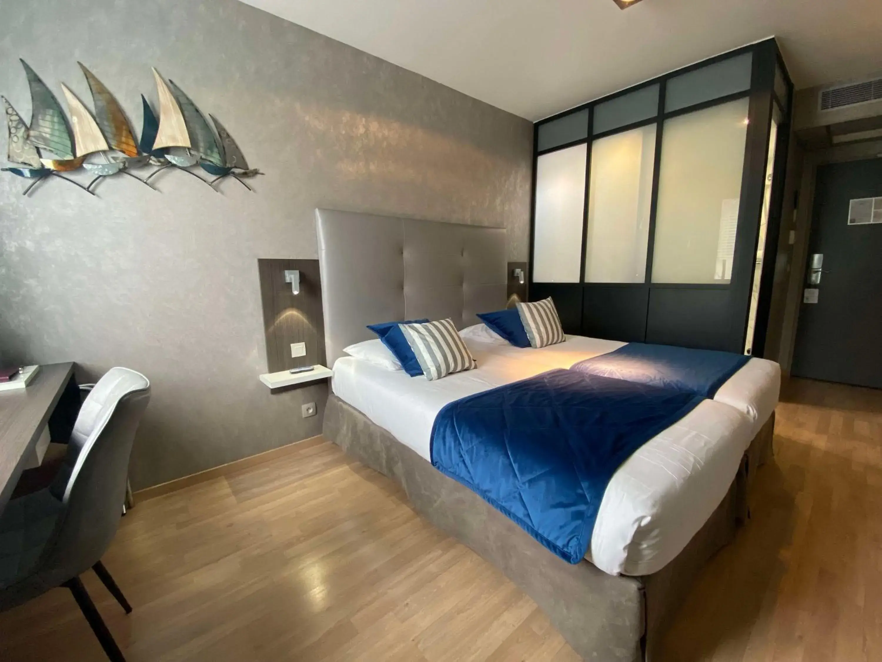 Comfort Twin Room in Hotel Best Western La Mare Ô Poissons Comfort Twin Room in Hotel Best Western La Mare Ô Poissons