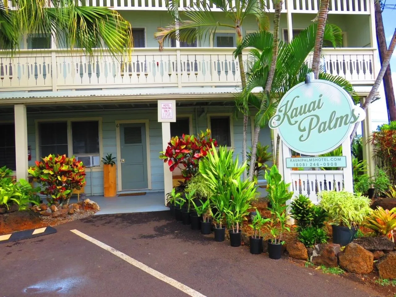 Property building in Kauai Palms Hotel