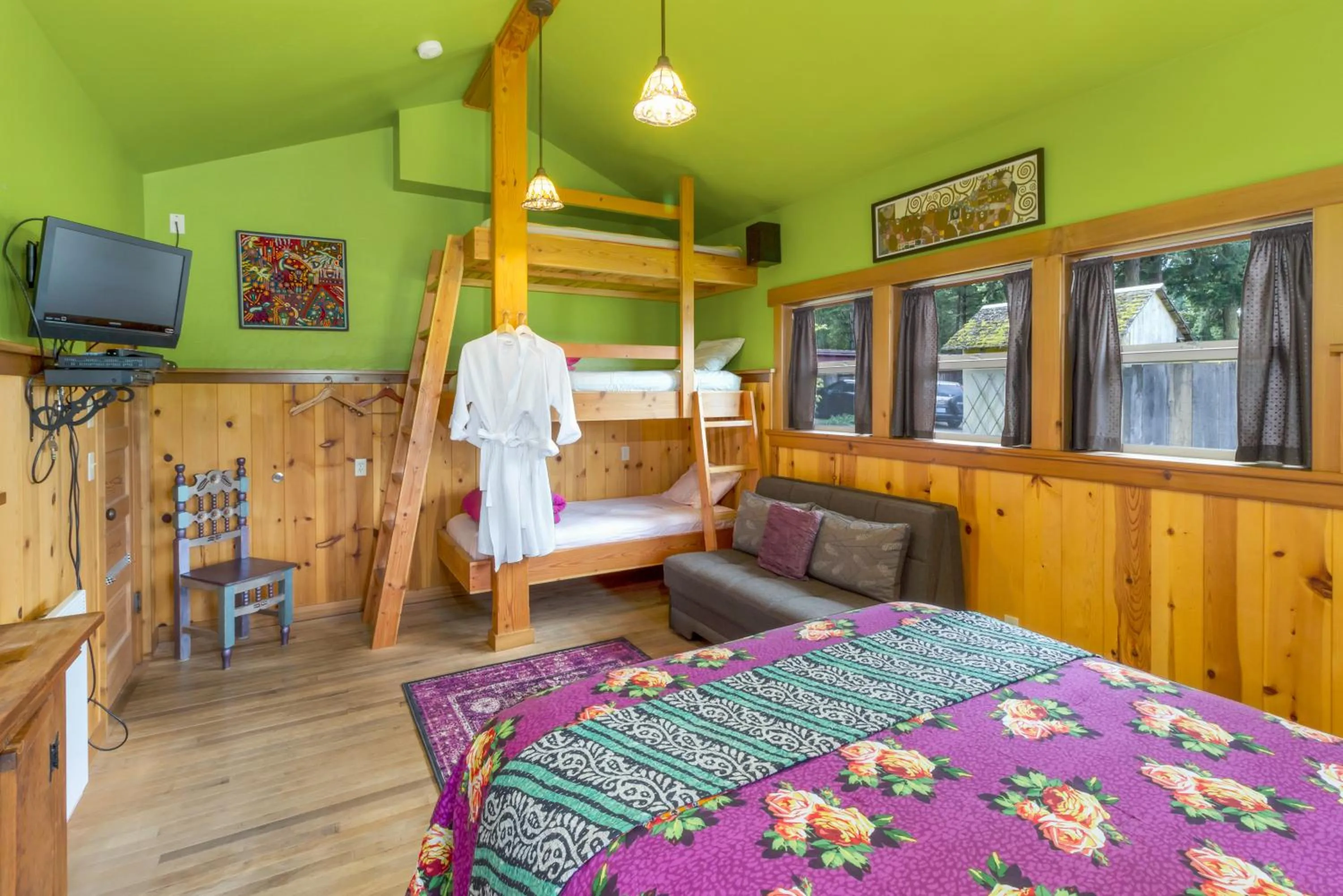 Bed in Juniper Lane Guest House