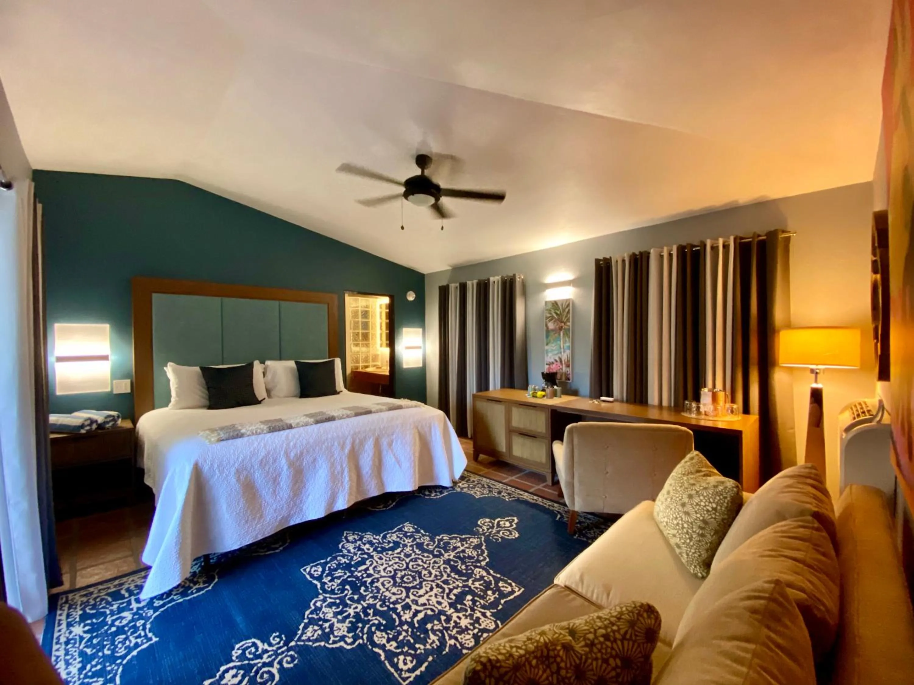Photo of the whole room, Bed in Blue Horizon Boutique Resort