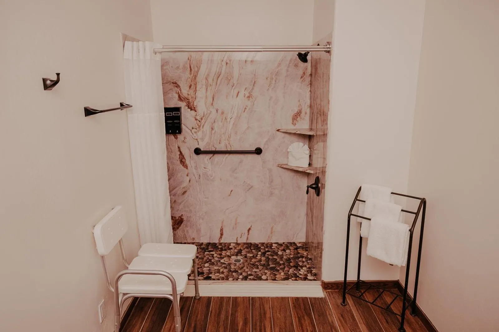 Shower in Southwest Inn at Sedona