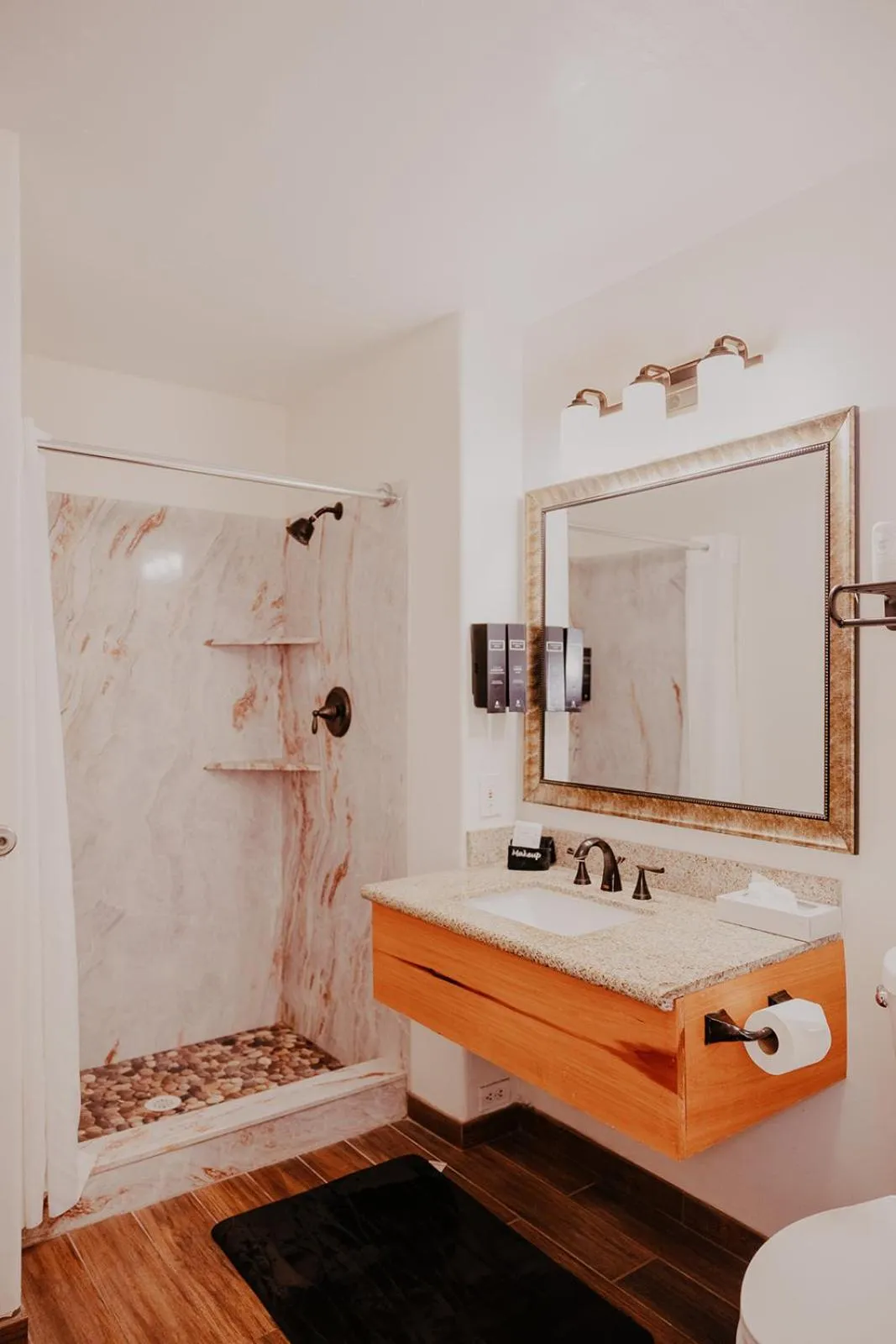 Shower in Southwest Inn at Sedona