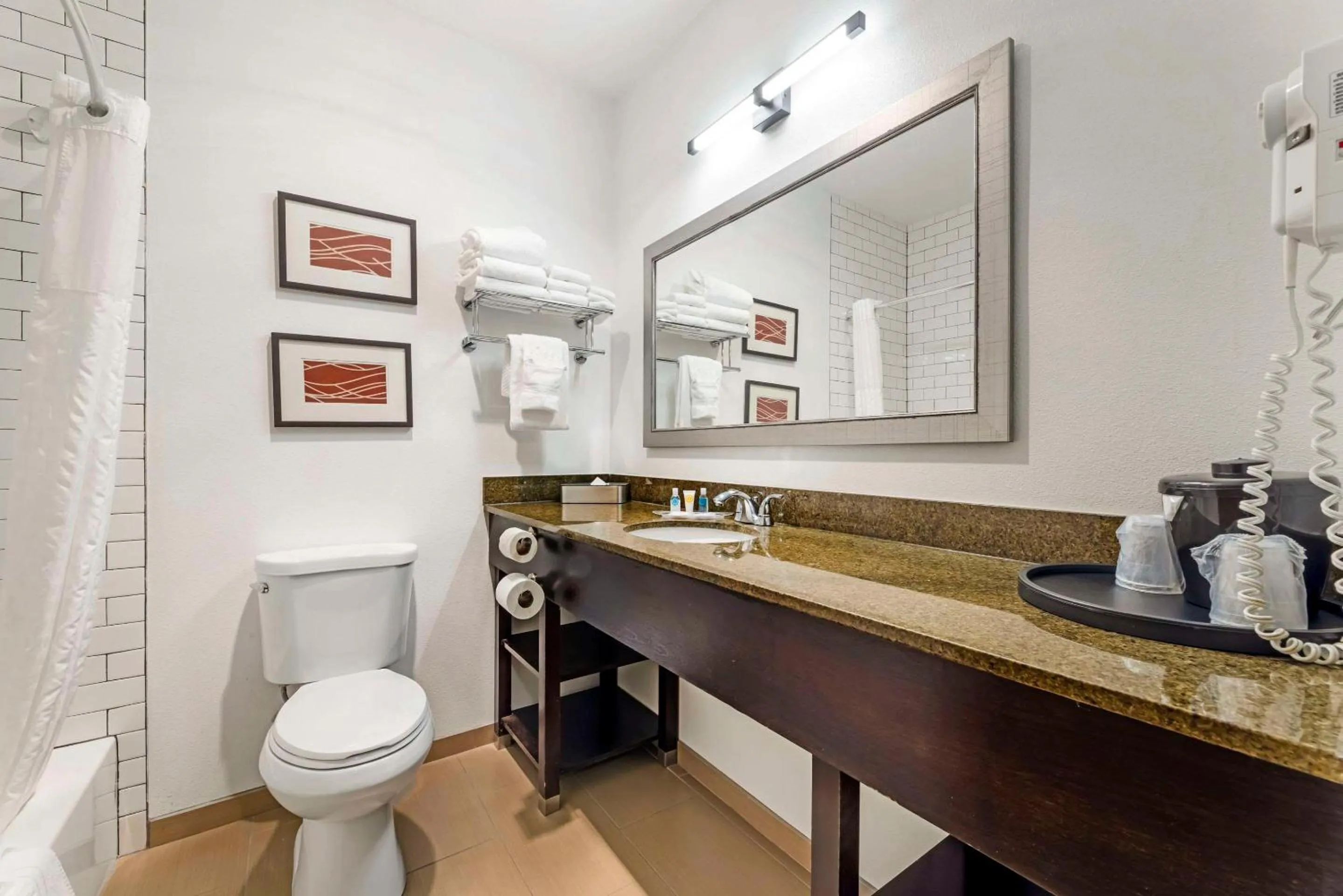 Bedroom in Comfort Suites Near Vancouver Mall