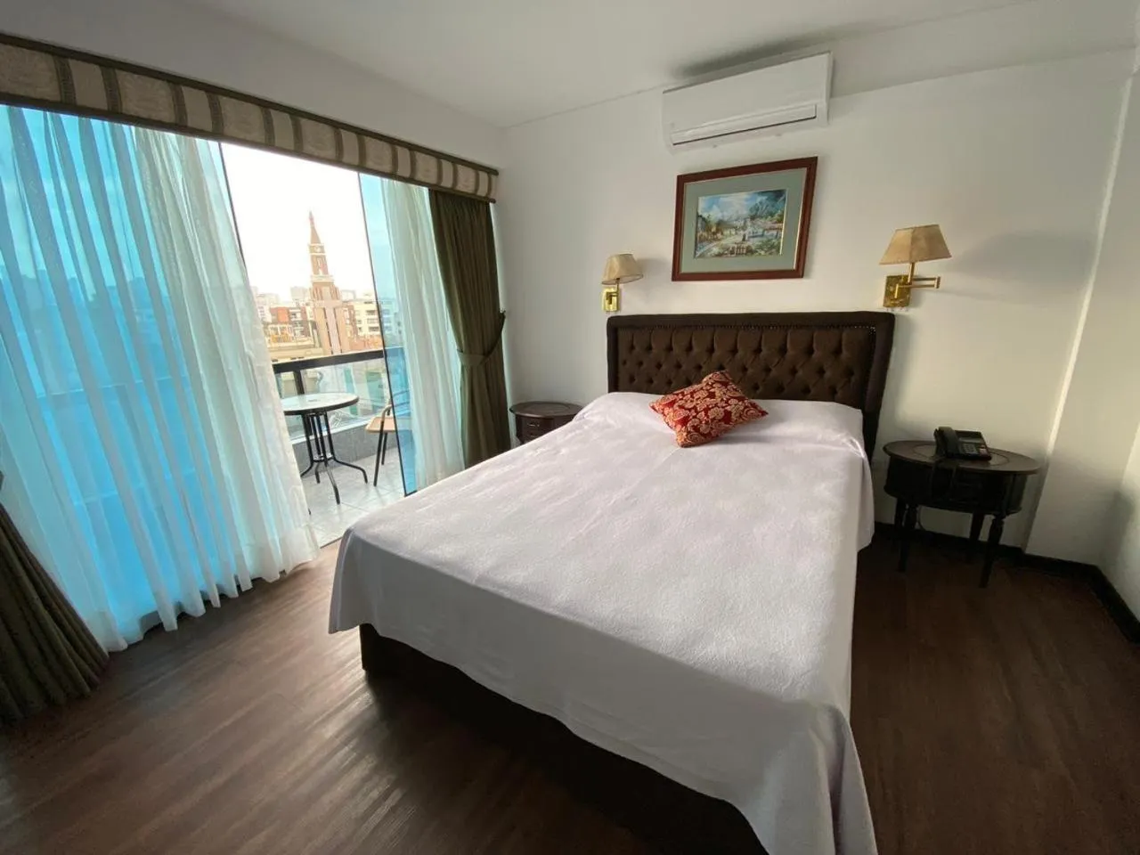 Photo of the whole room in Hotel Monte Real