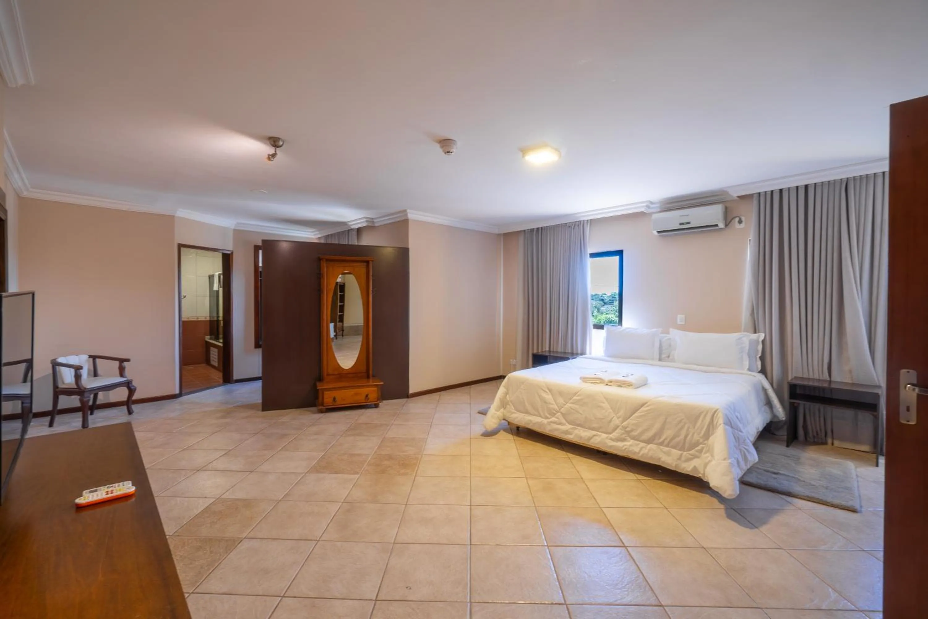 Photo of the whole room, Bed in Suíça Iguaçu Hotel & Resort